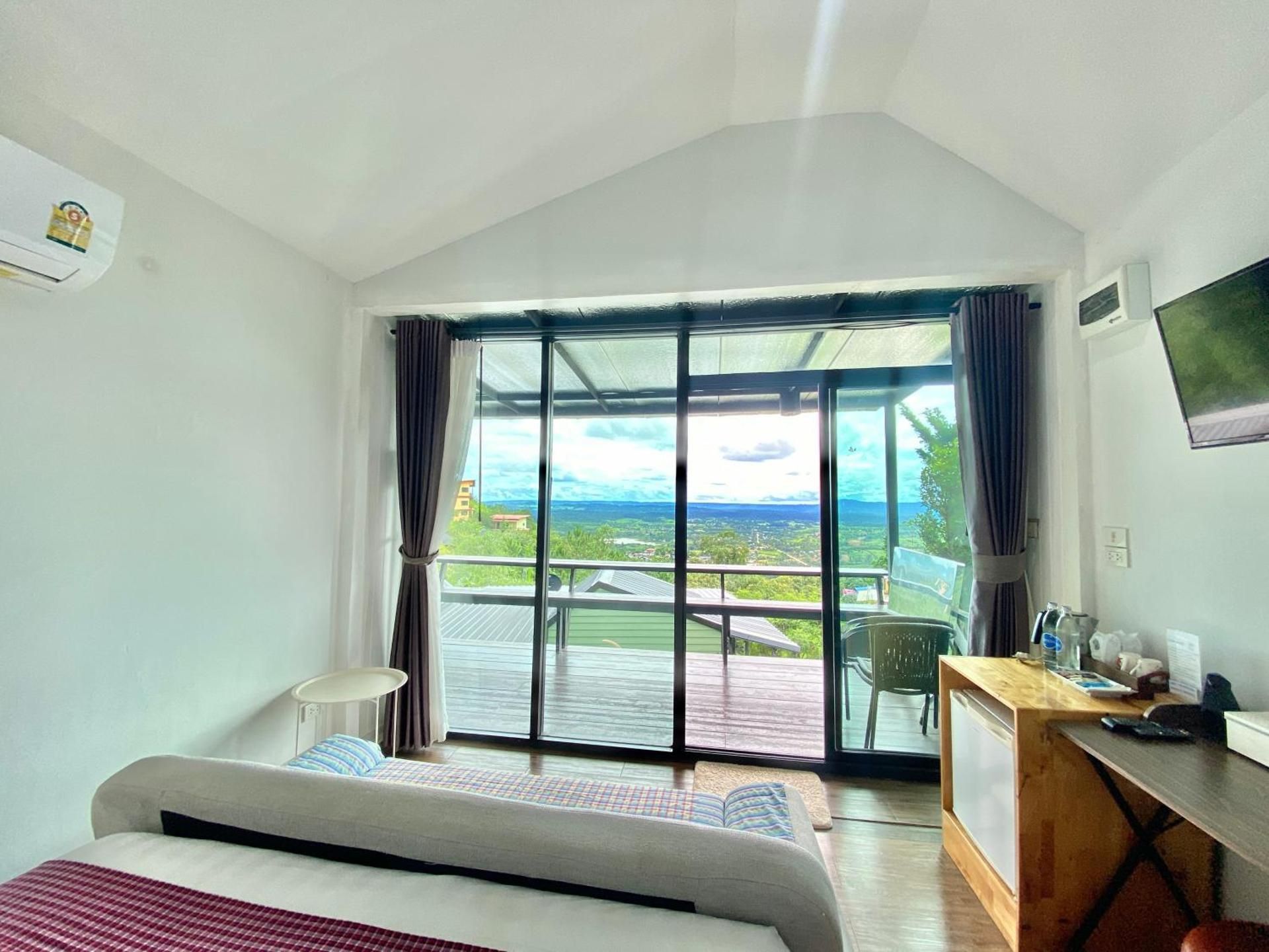 Queen Room with Balcony