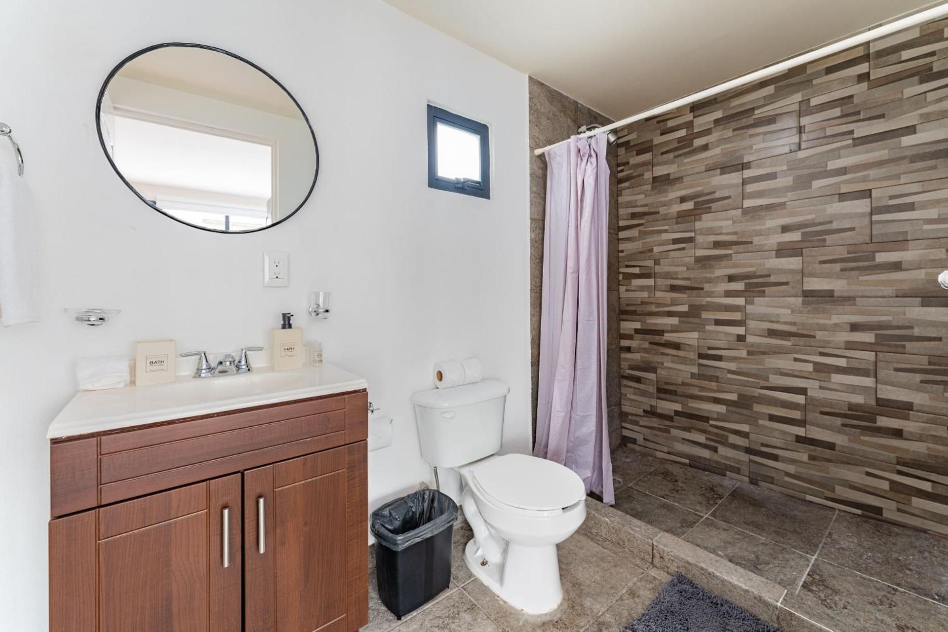 1-Bedroom Apartment for 2 Adults