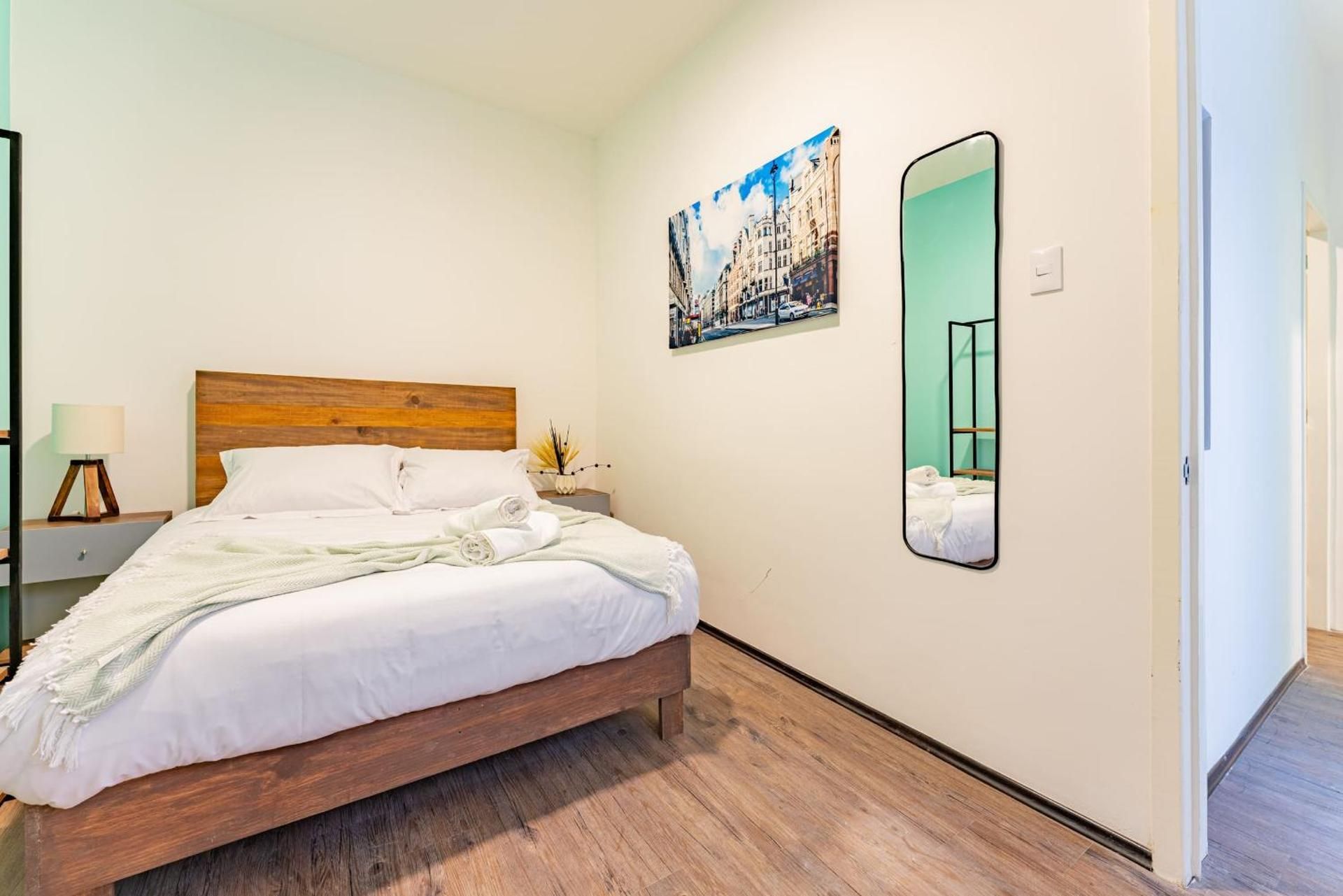DELUXE APARTMENT