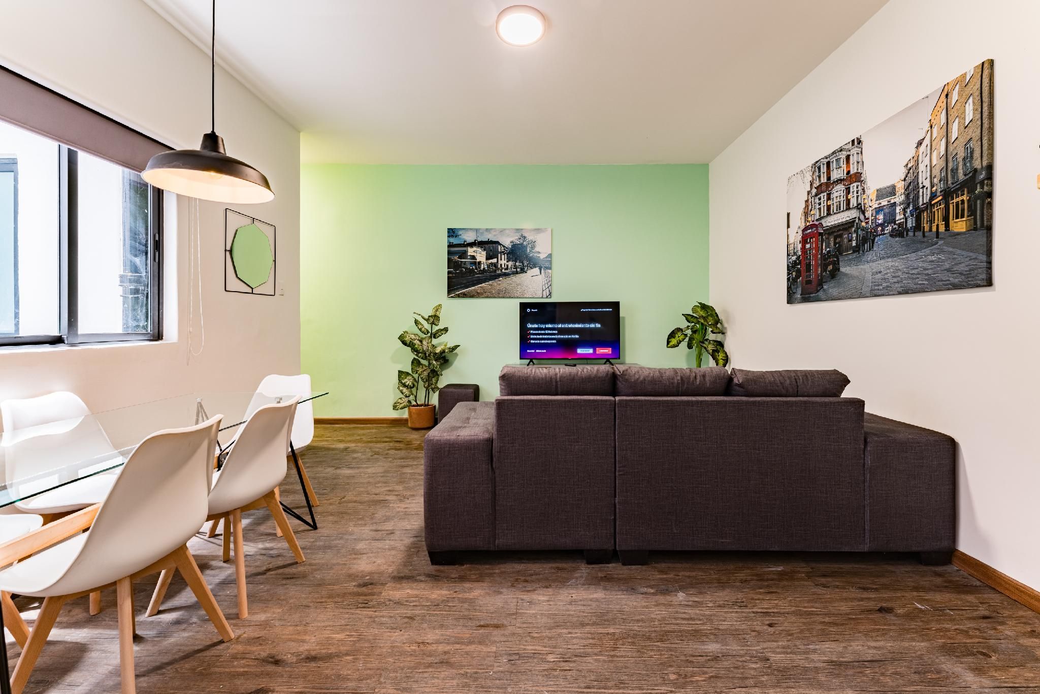 Deluxe Apartment