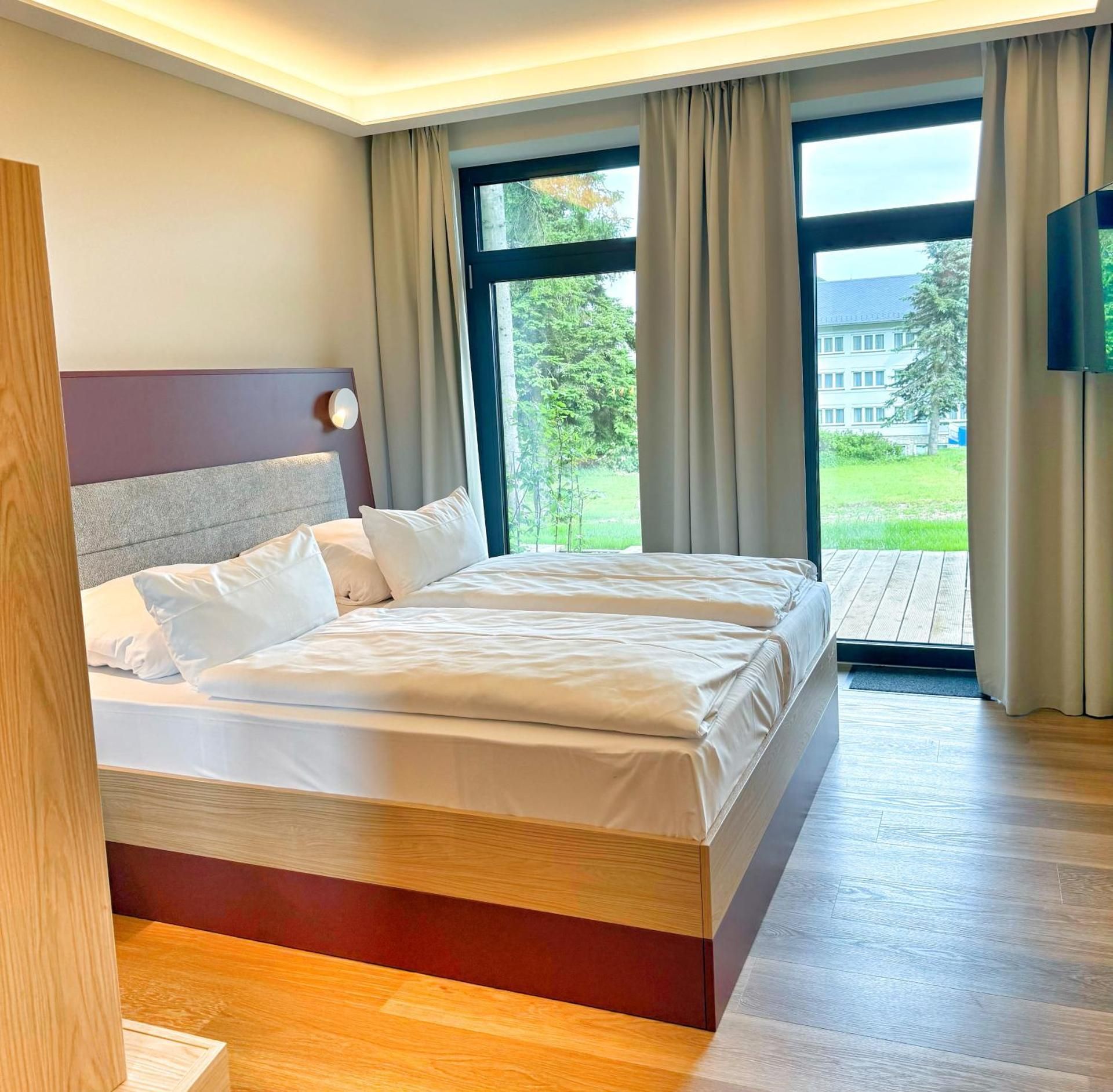 One-Bedroom Apartment with Terrace