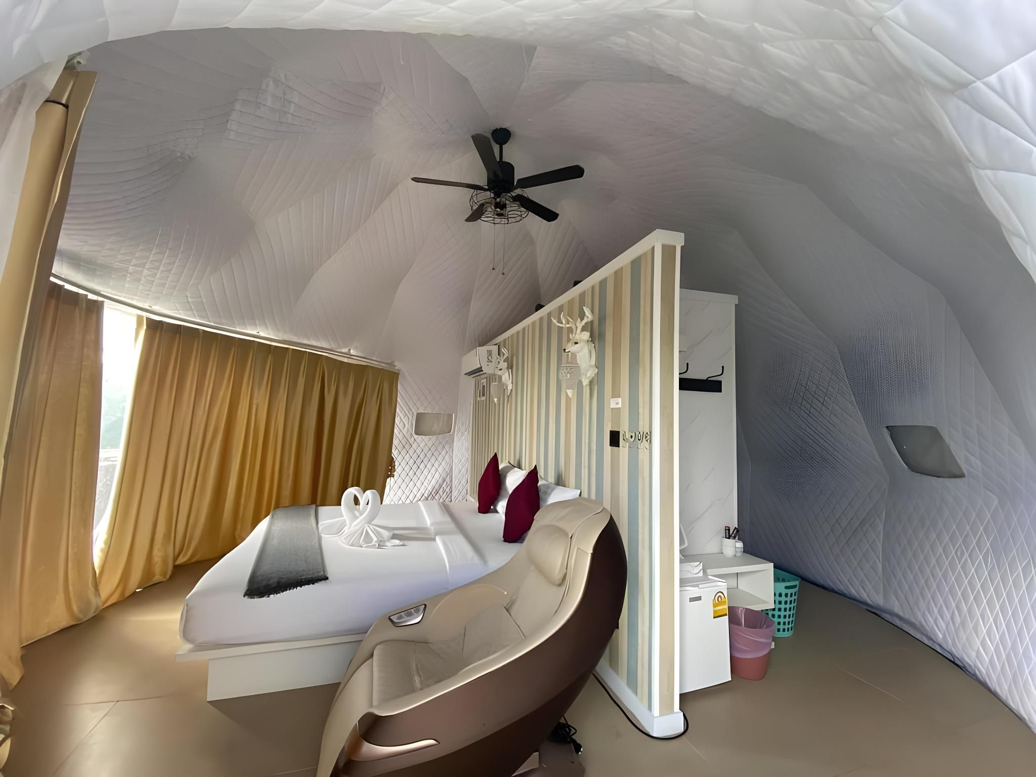 Deluxe Dome View Room