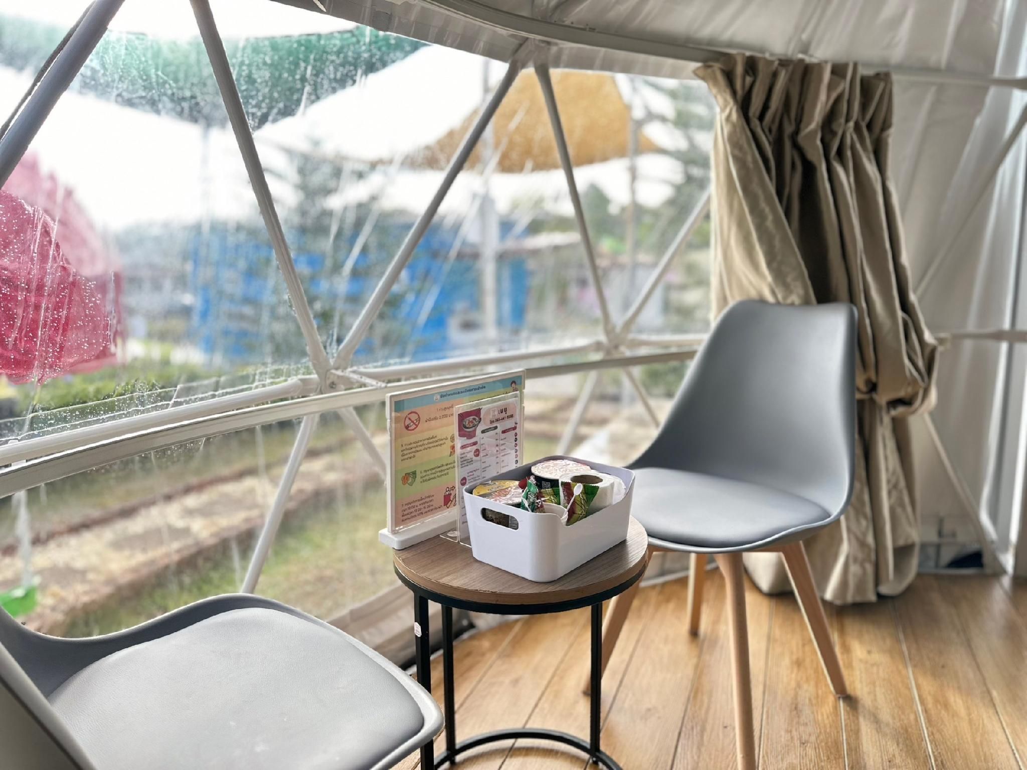 Single Room with Window