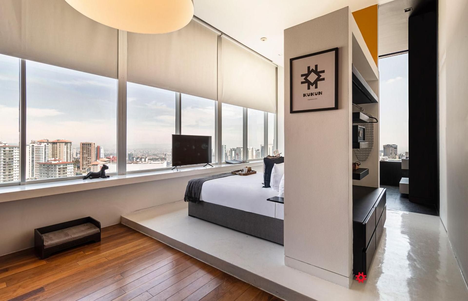 Junior suite with city view