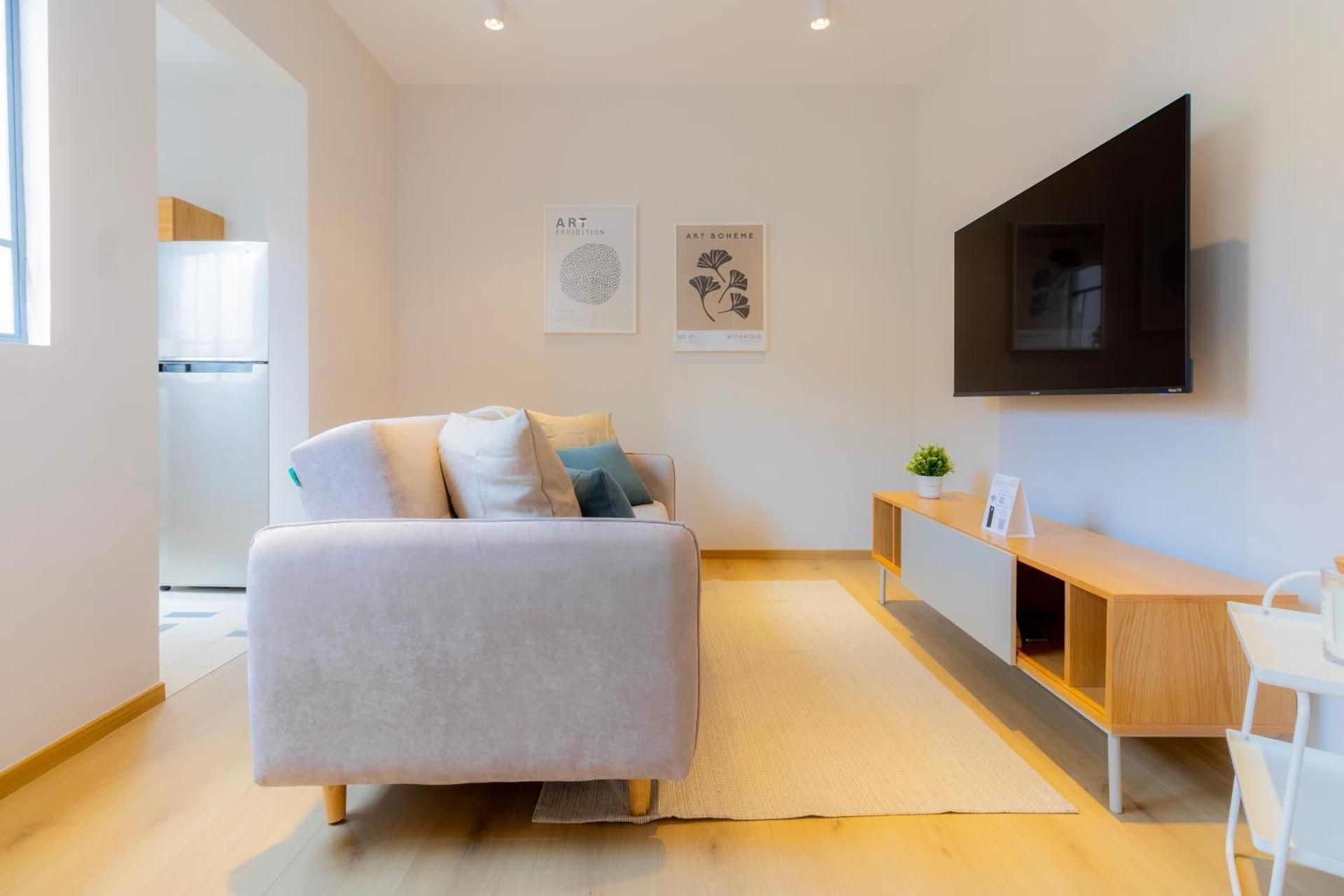 DELUXE APARTMENT