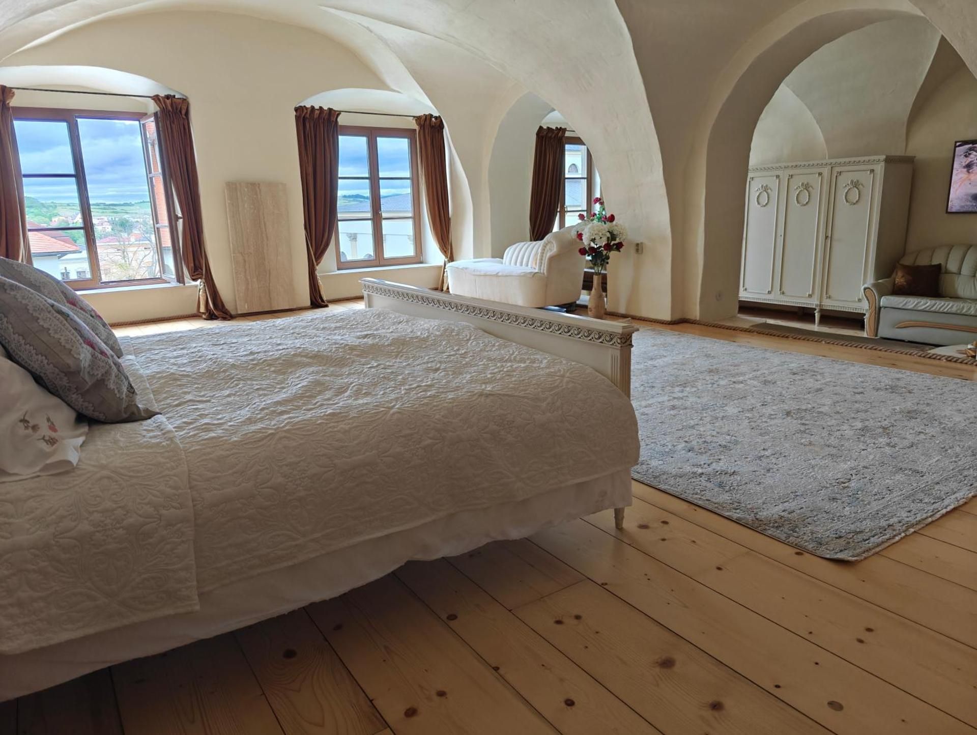 Deluxe Double or Twin Room with City View