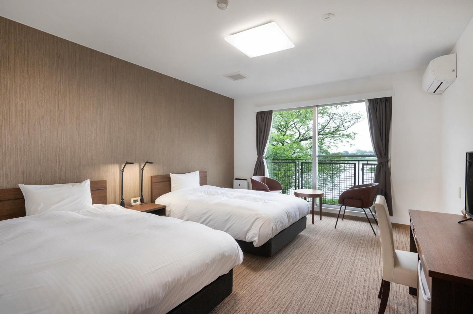 Twin Room with View