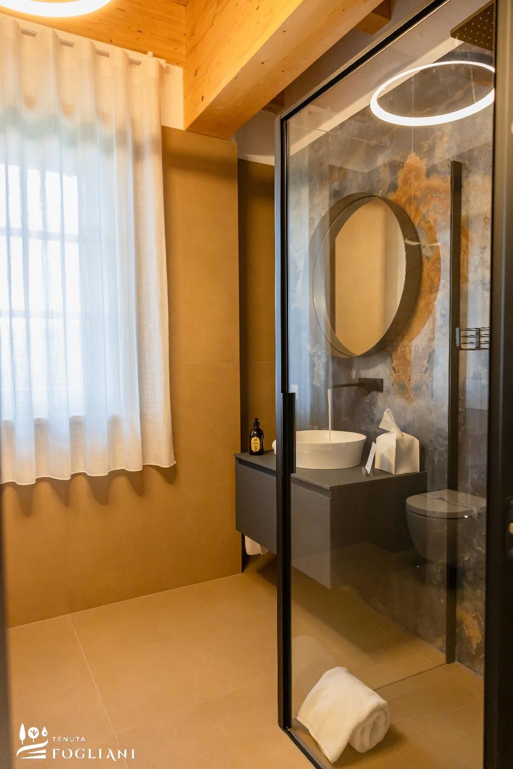 Deluxe 1-Bedroom Suite