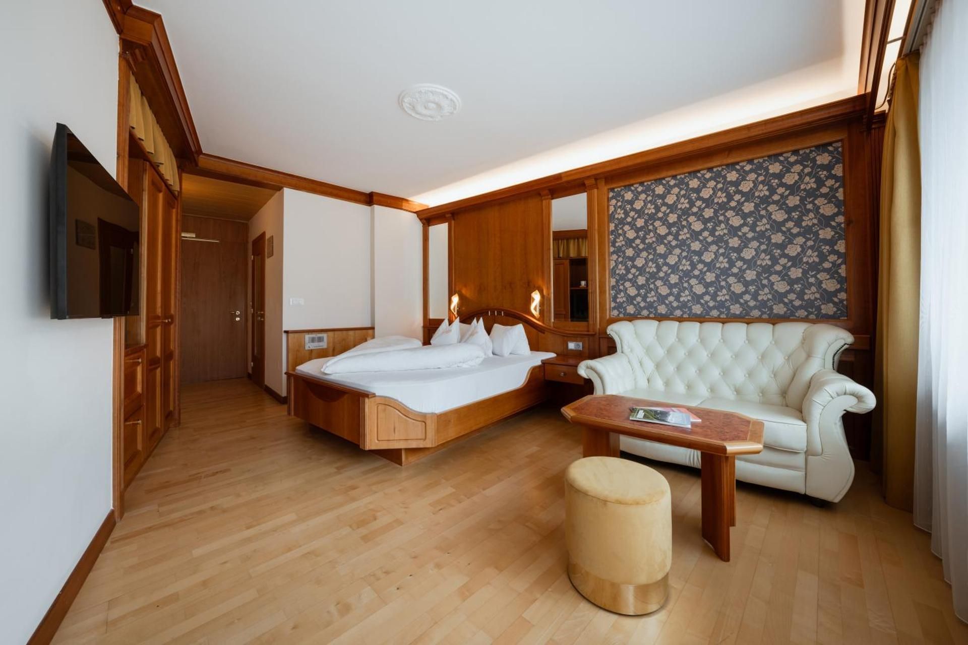 Single Room with Mountain View