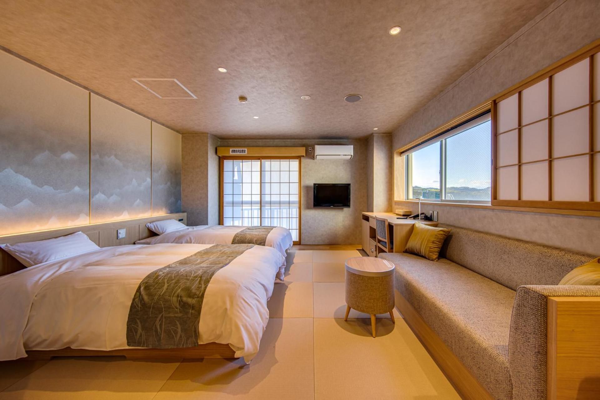 Twin Room with Private Bathroom