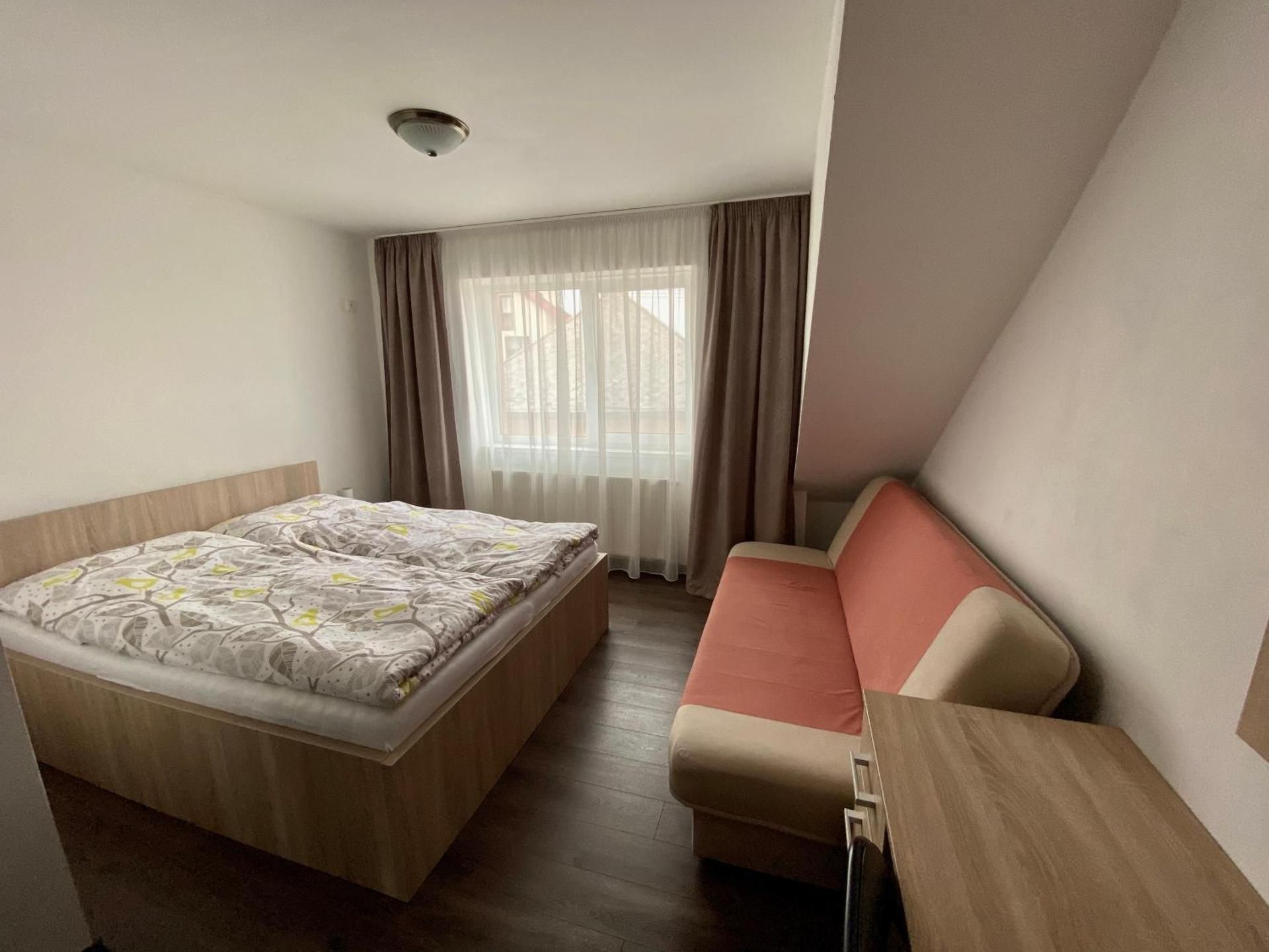 Deluxe Double Room (2 Adults + 1 Child)
