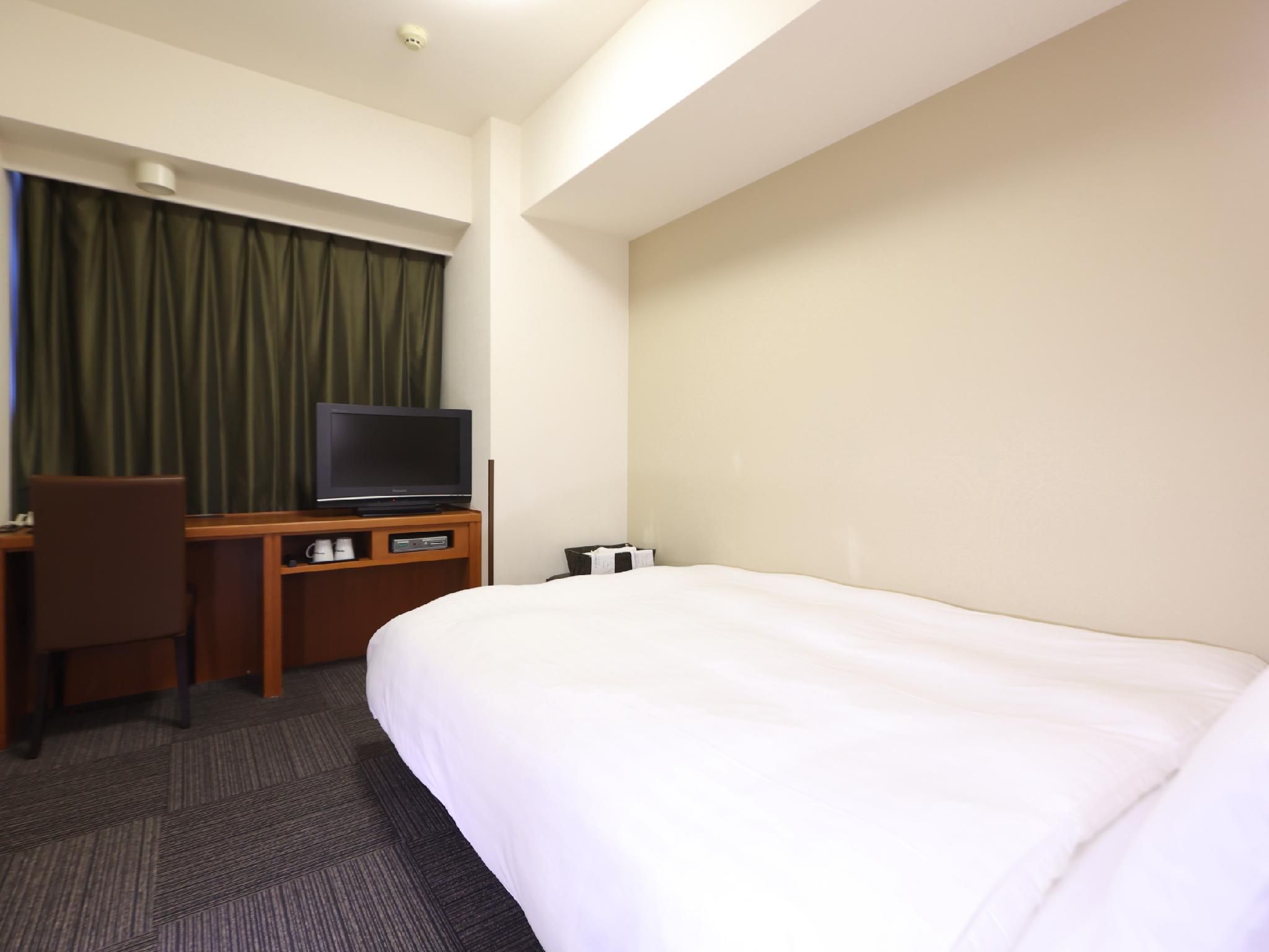 Corner Double Room - Smoking
