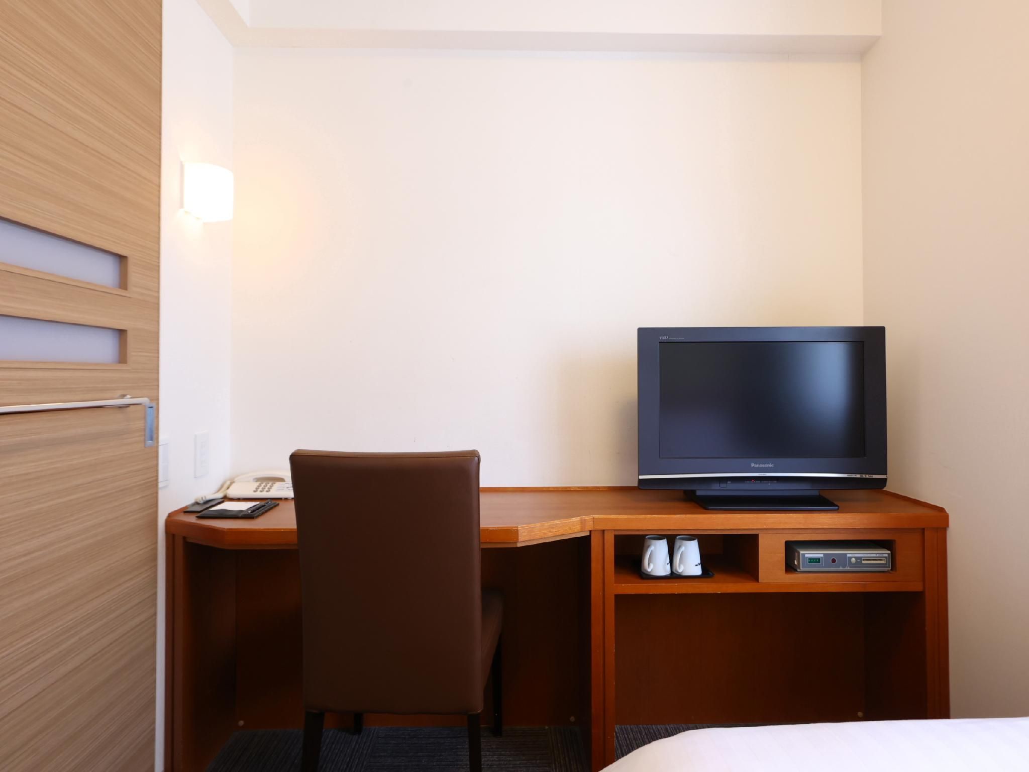 Double Room - Smoking - No Daily Cleaning