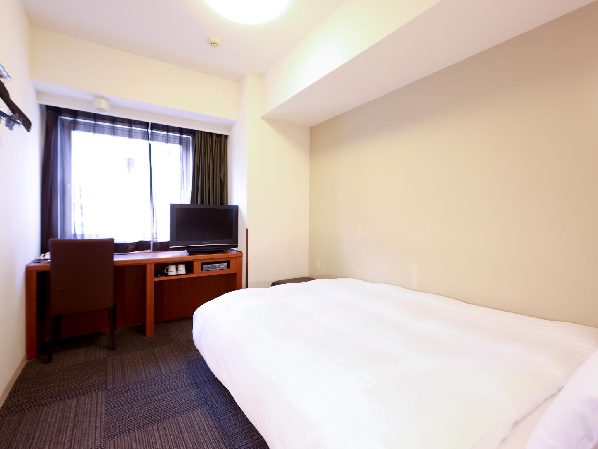 Corner Double Room - Smoking