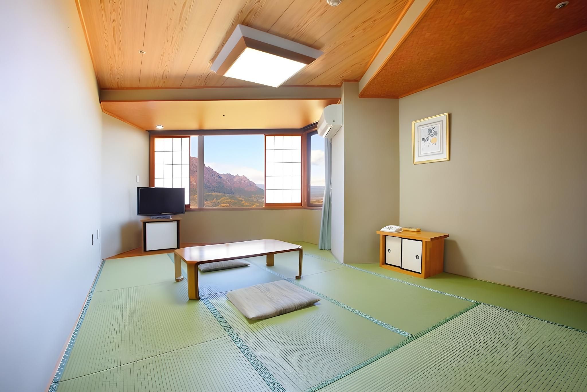 Japanese-style Room with Hiroen Space