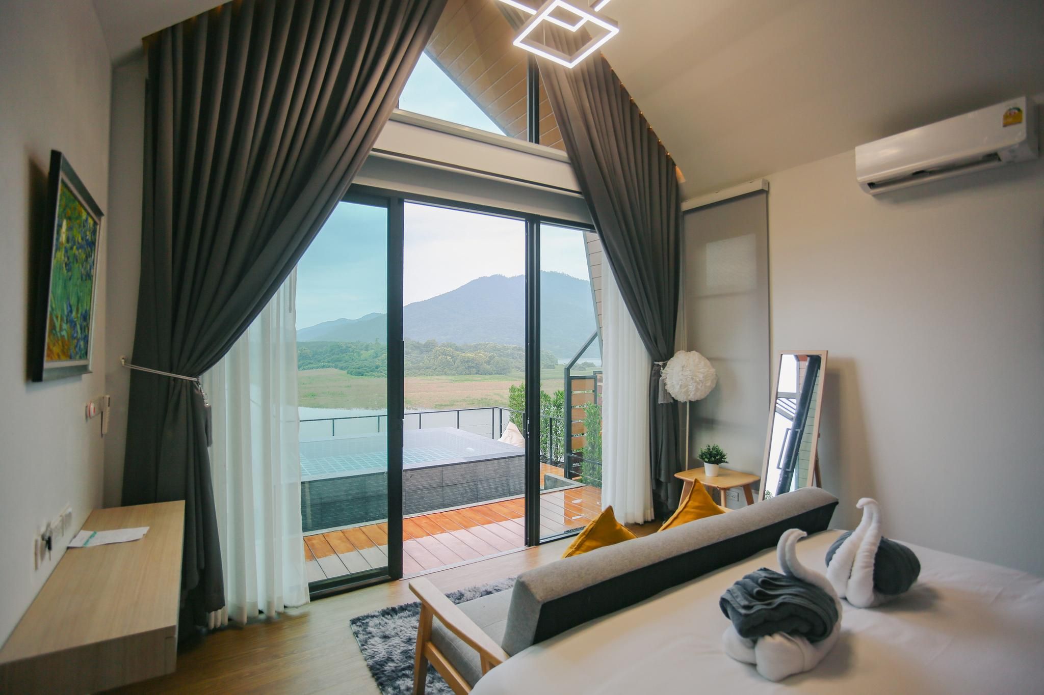  Grand One Bedroom, Forest View Villa with Private Pool 