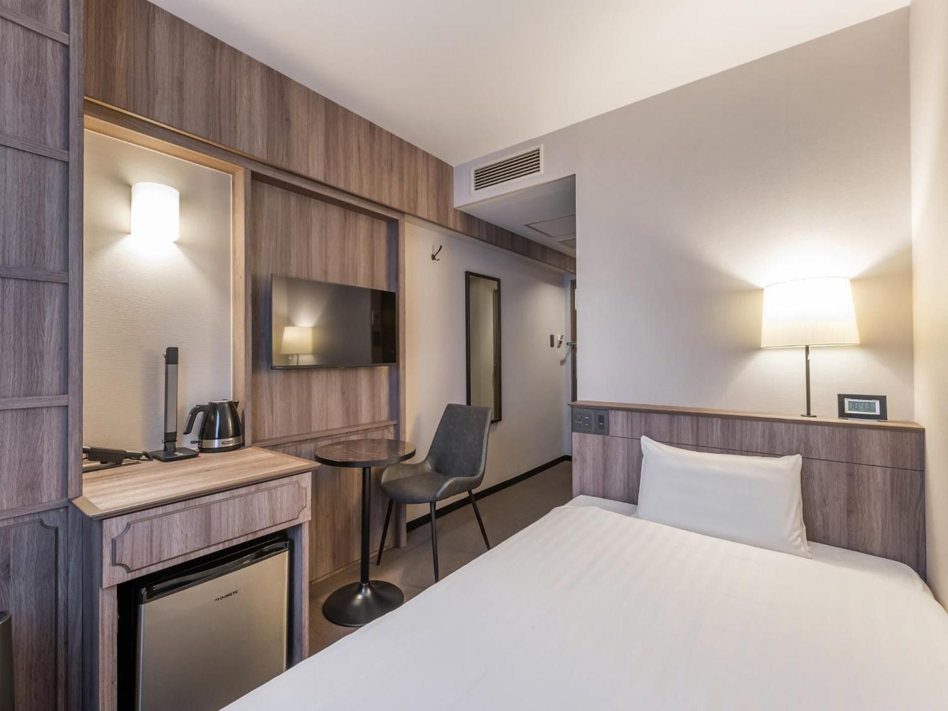 Single Room - Non-Smoking