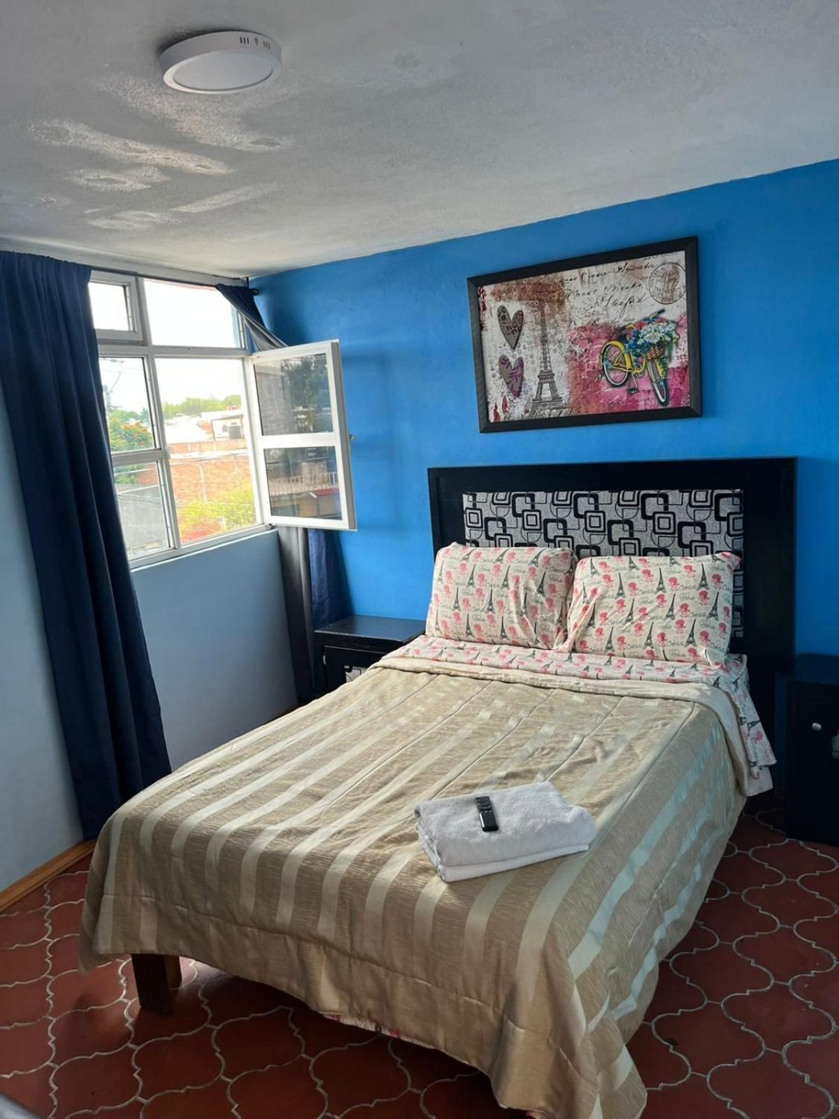 Deluxe Room (2 Adults + 1 Child)