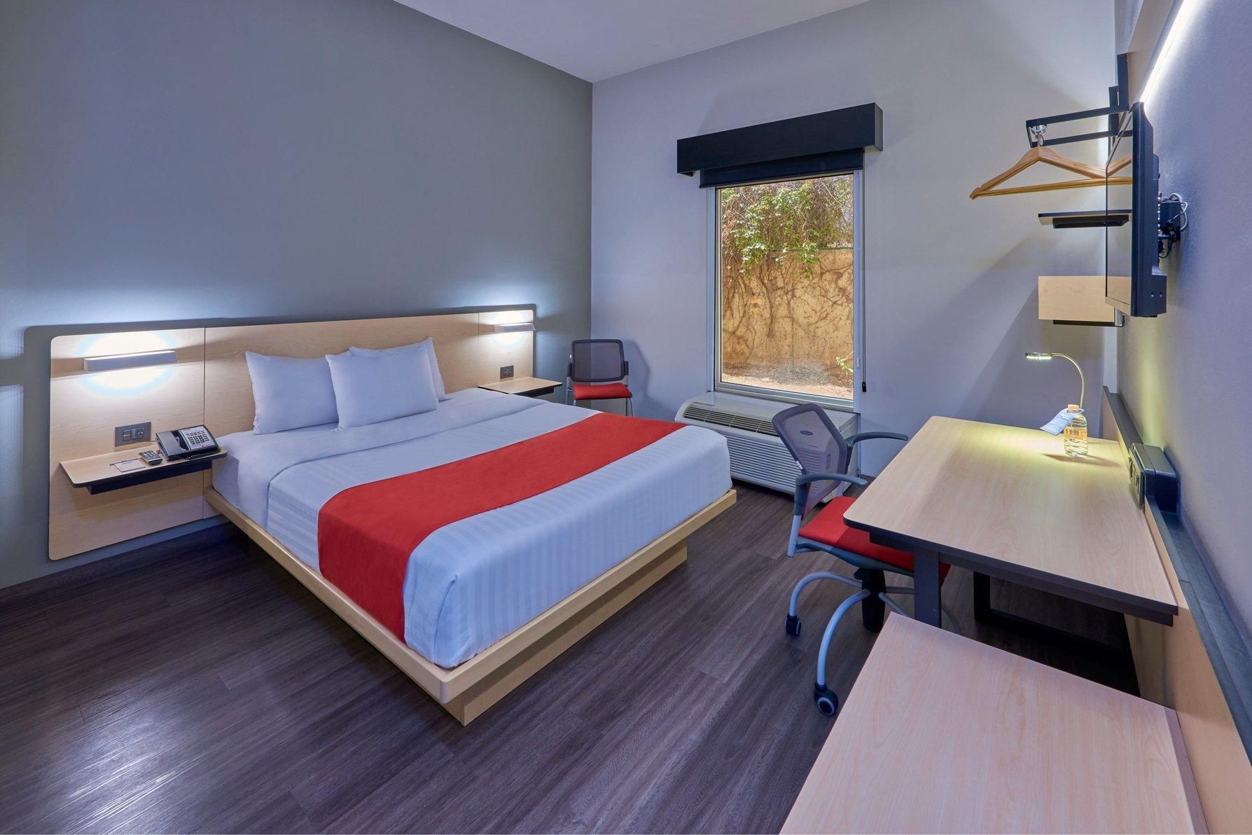 City Express by Marriott Saltillo Norte Guest room, 1 Queen 2