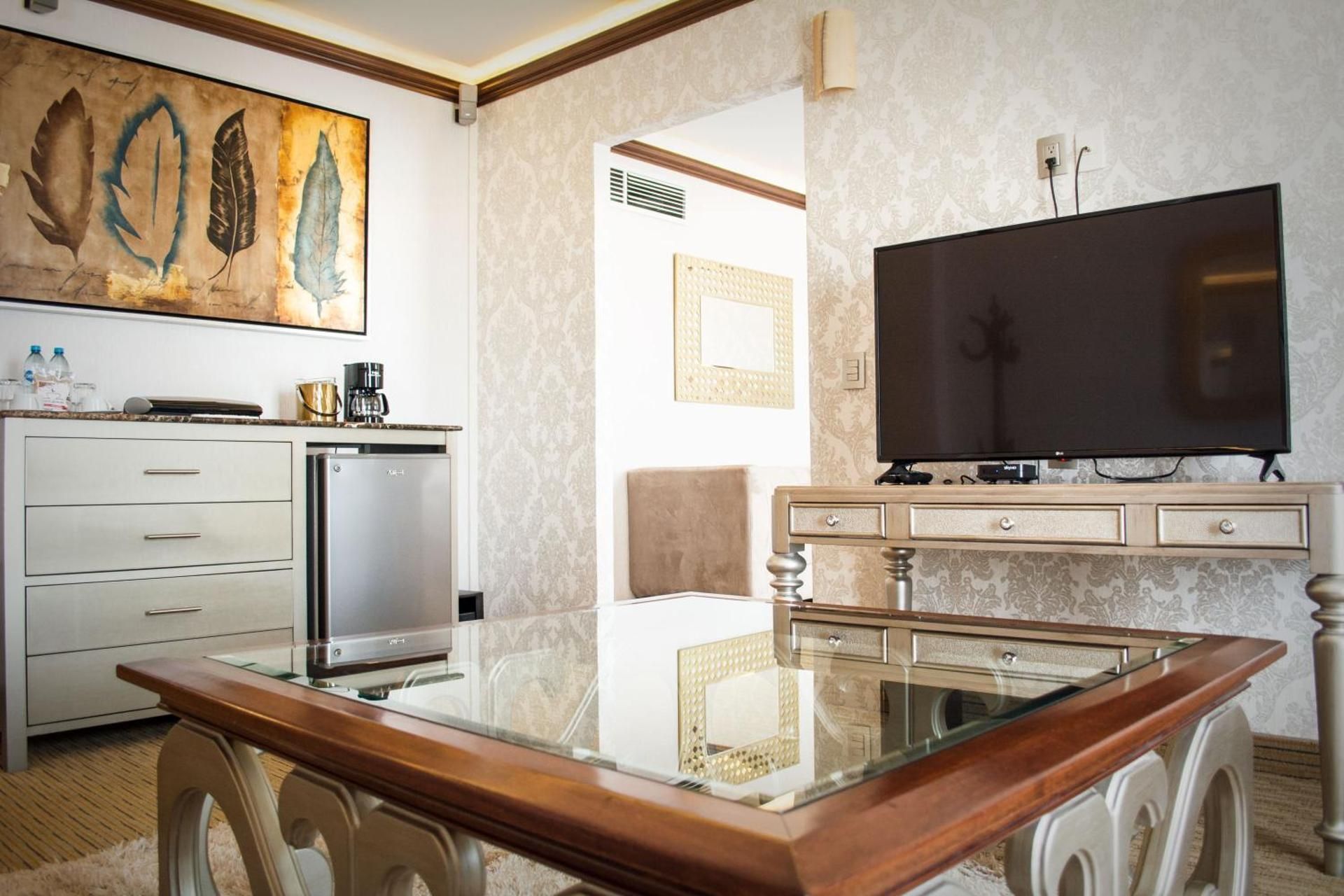 Wyndham Torreon Junior Suite 1 King Bed, Non Smoking 3