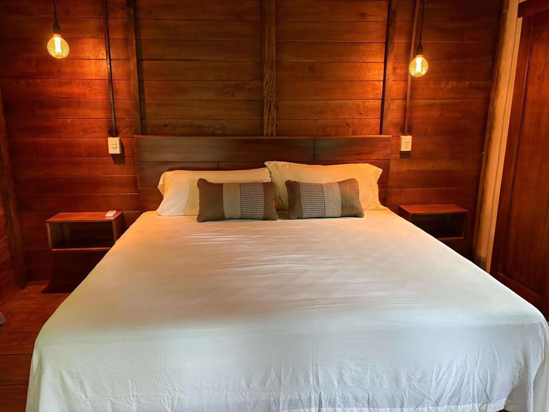 Hotel Quiloma Ranch Bungalow with Patio