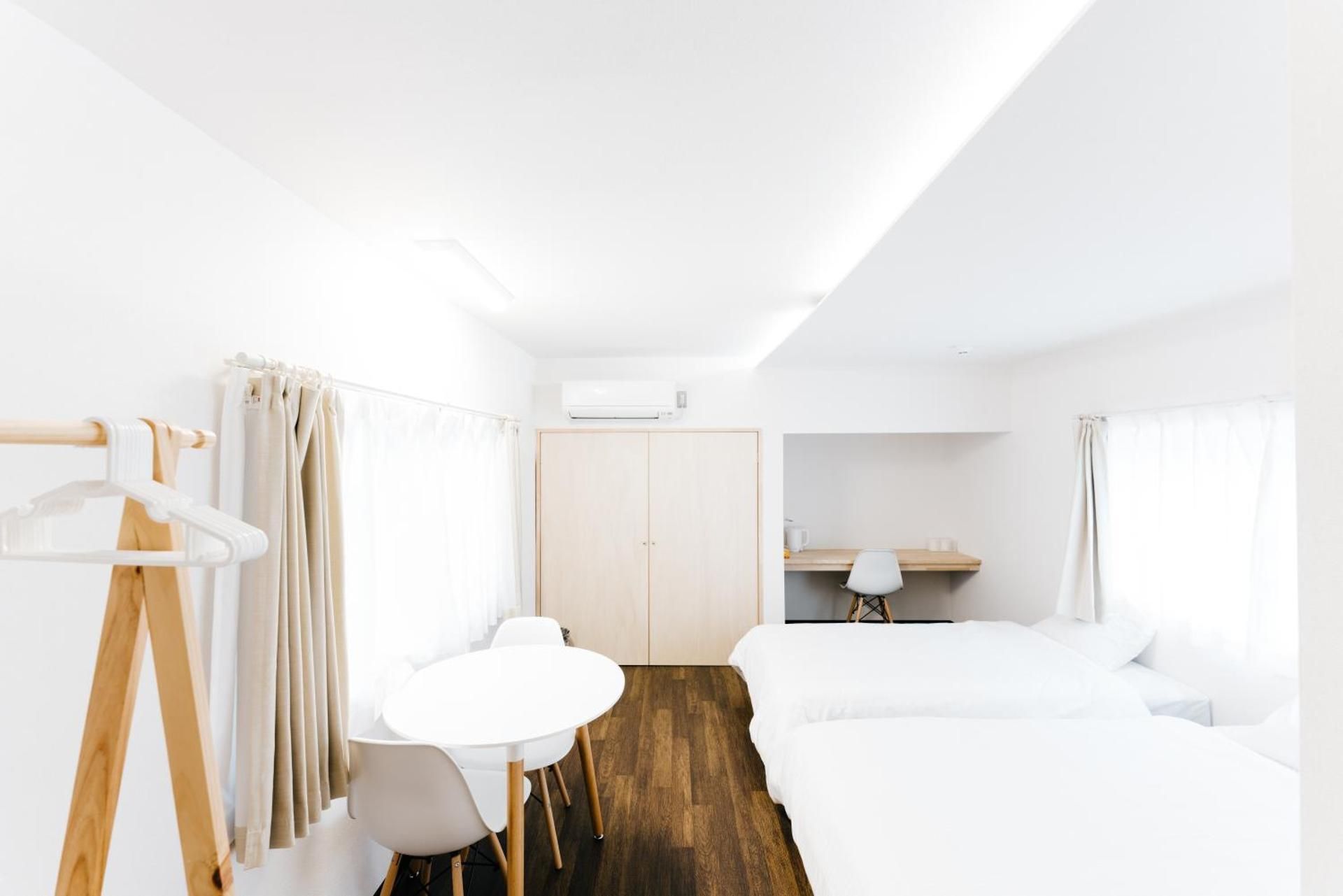 Deluxe Triple Room with Window and Balcony
