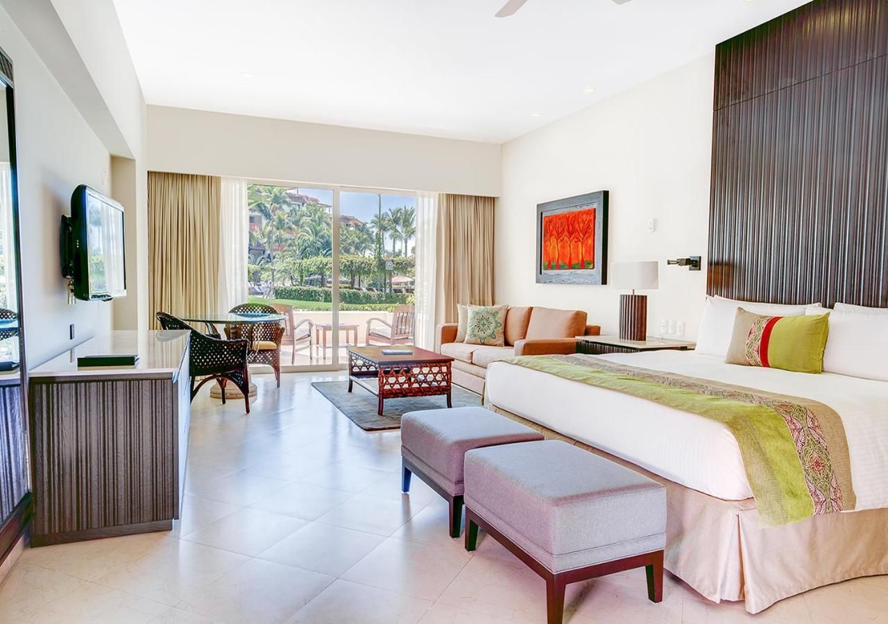 Master Suite Pool View