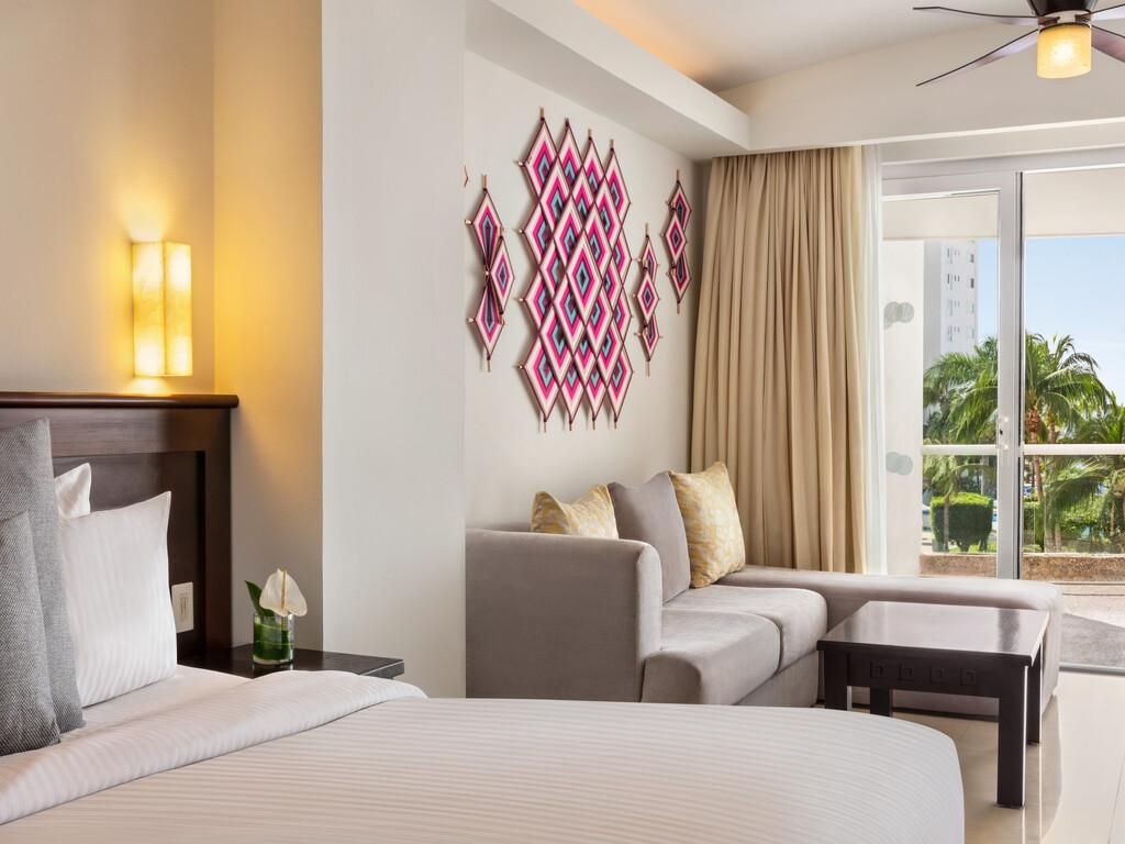 Junior Suite, Partial Ocean View, 1 King