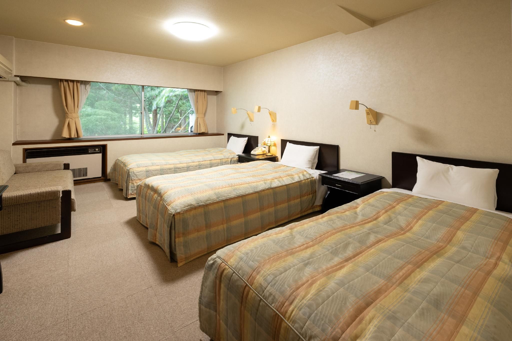 Western-style triple room With unit bath and toilet/Non-smoking