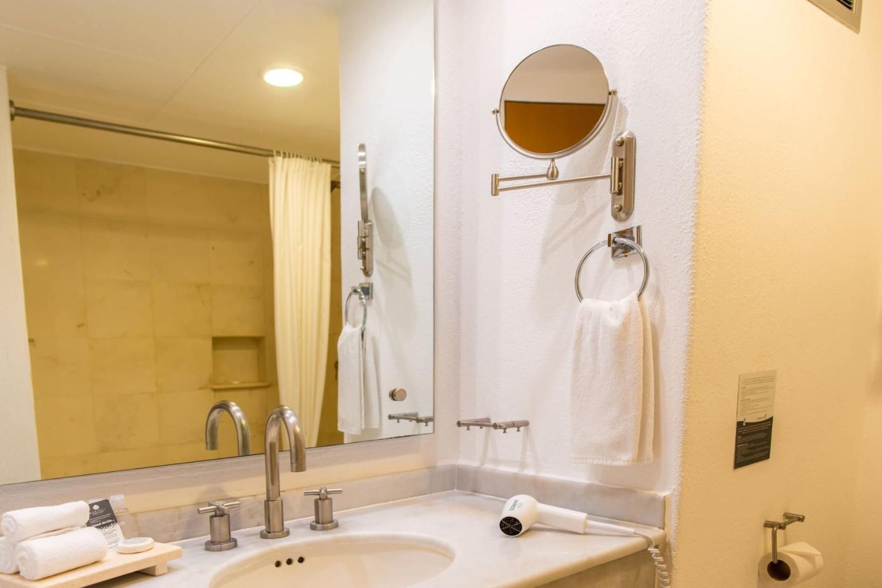 Resort Club King Room with Balcony and Bath Tub