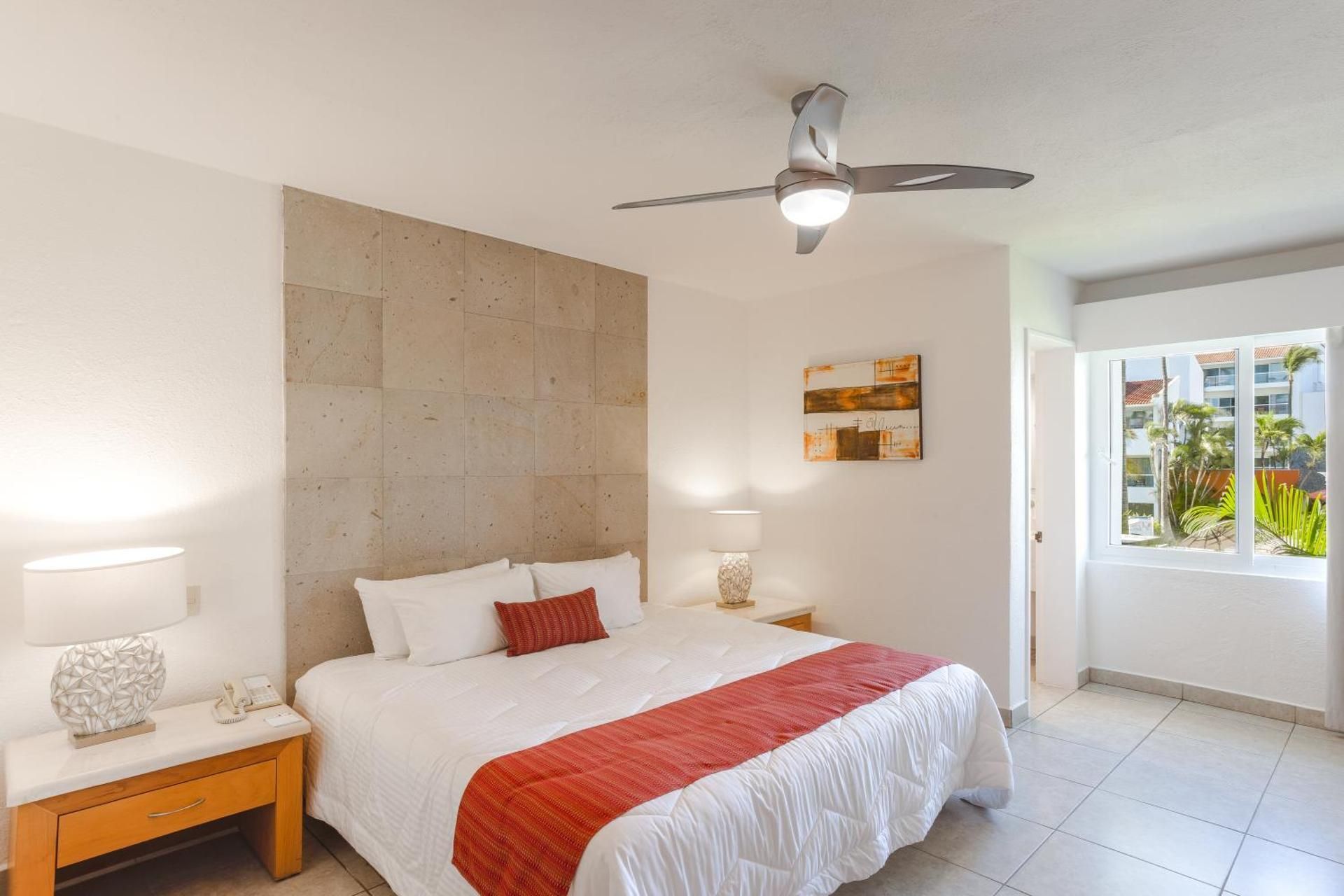 One-Bedroom King Suite with Sofa Bed and Balcony or Terrace - Two Bathrooms