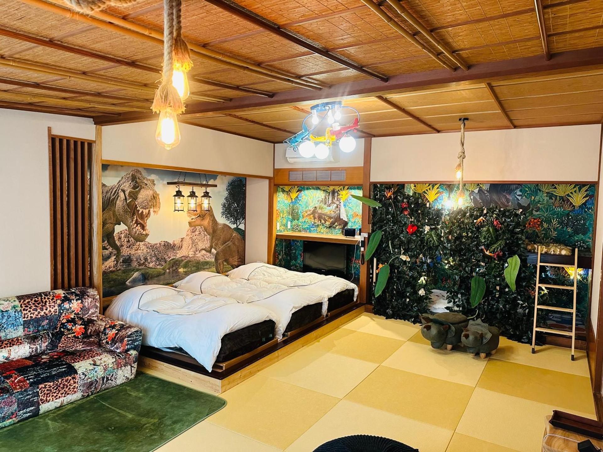 Japanese-Style Family Room with Bunk Bed【T-Rex】