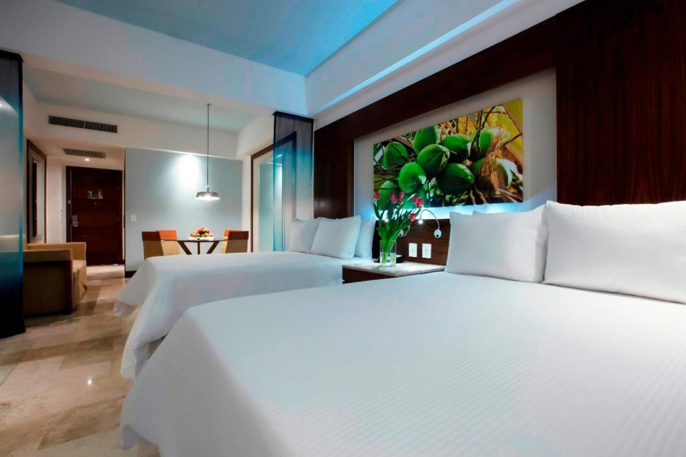 Junior Suite Pool View 2-double beds