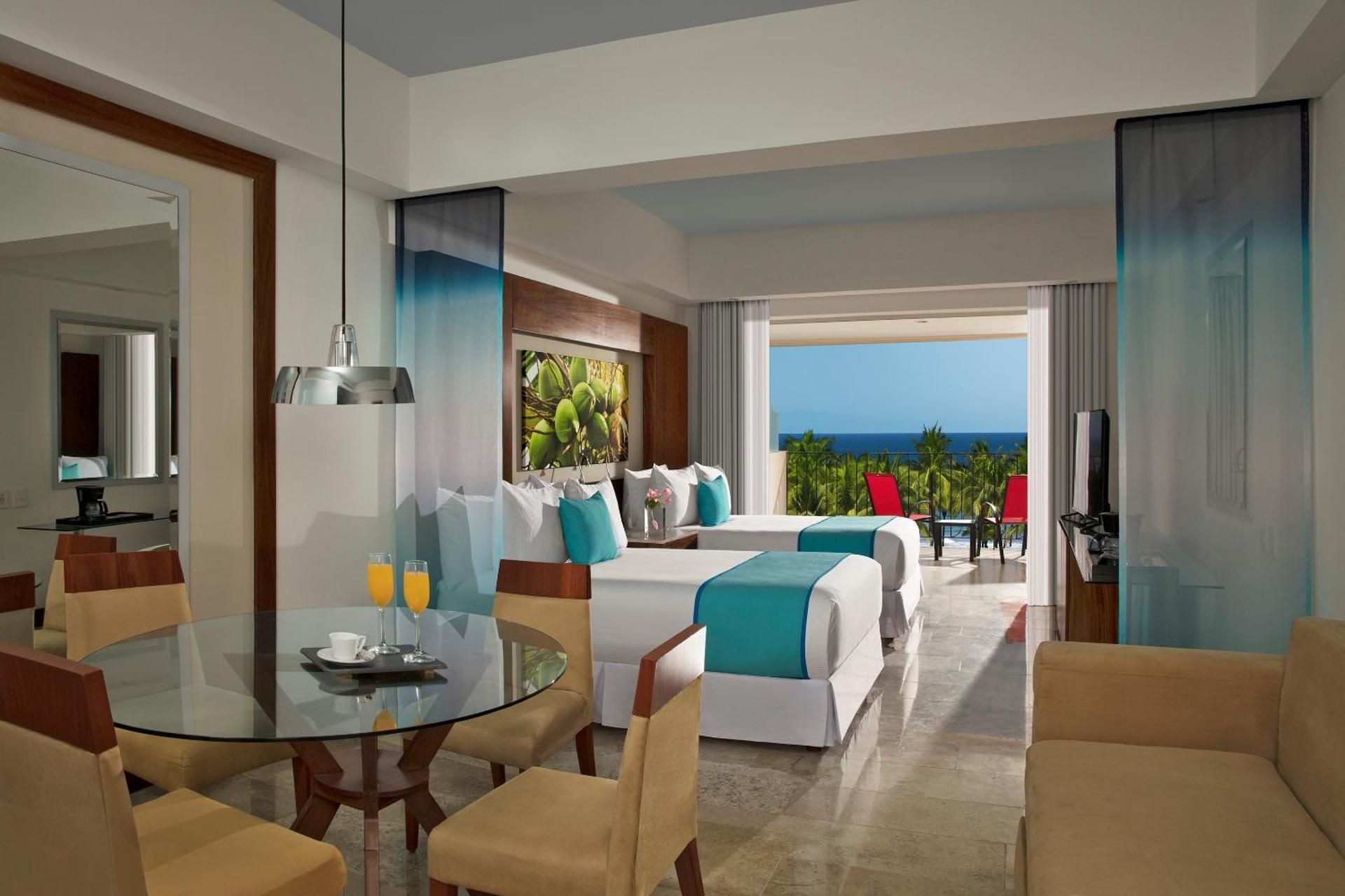 Junior Suite Ocean View 2-double beds