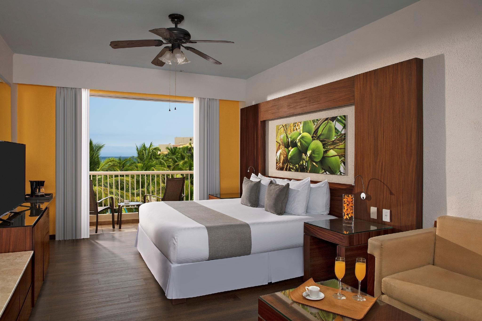 Deluxe Ocean View King - All Inclusive