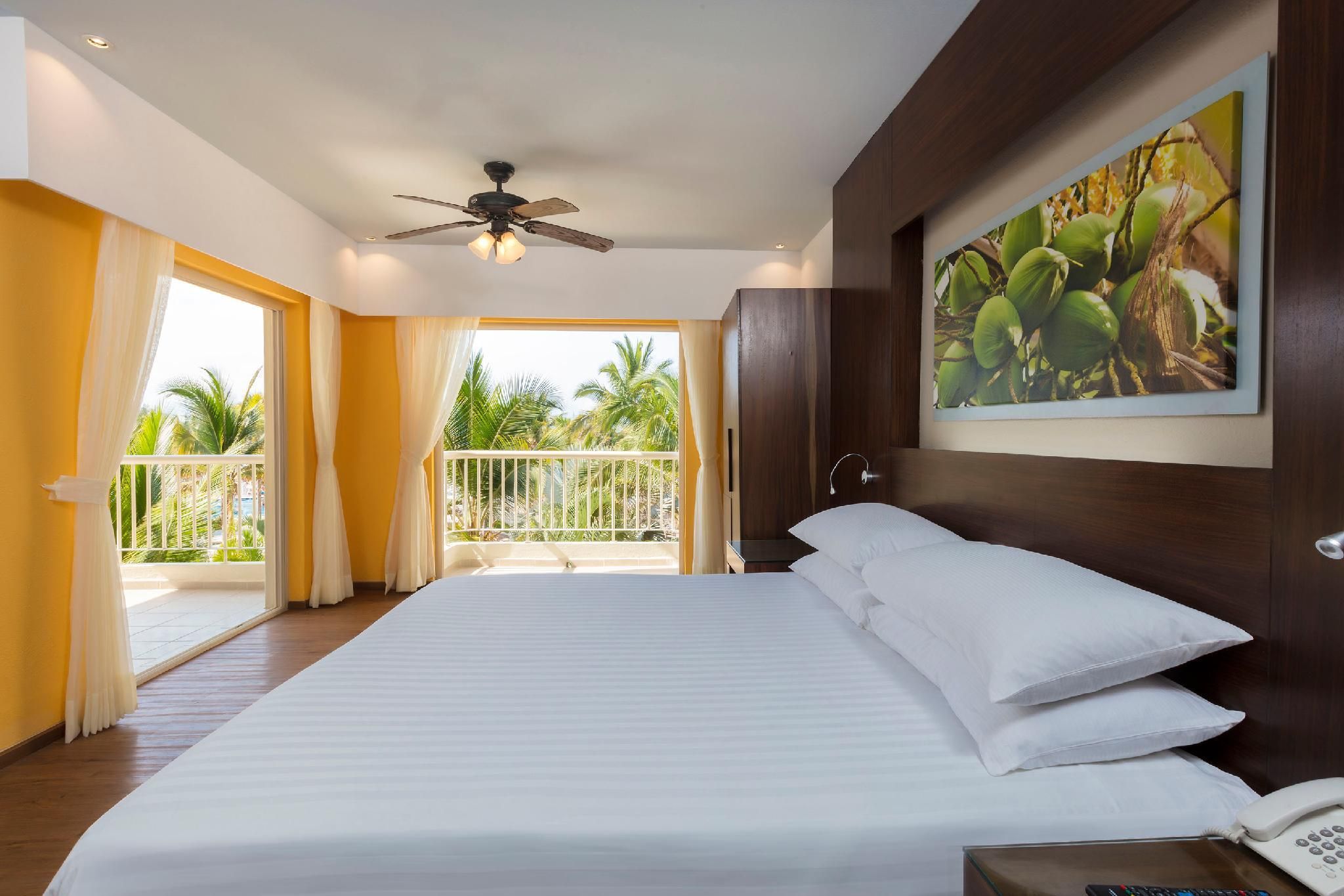Deluxe King Tropical View - All Inclusive