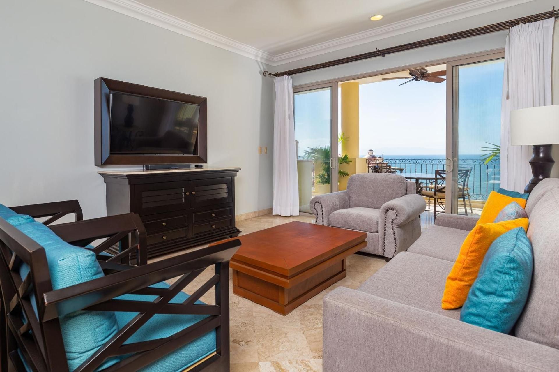 Queen Suite with Sea View