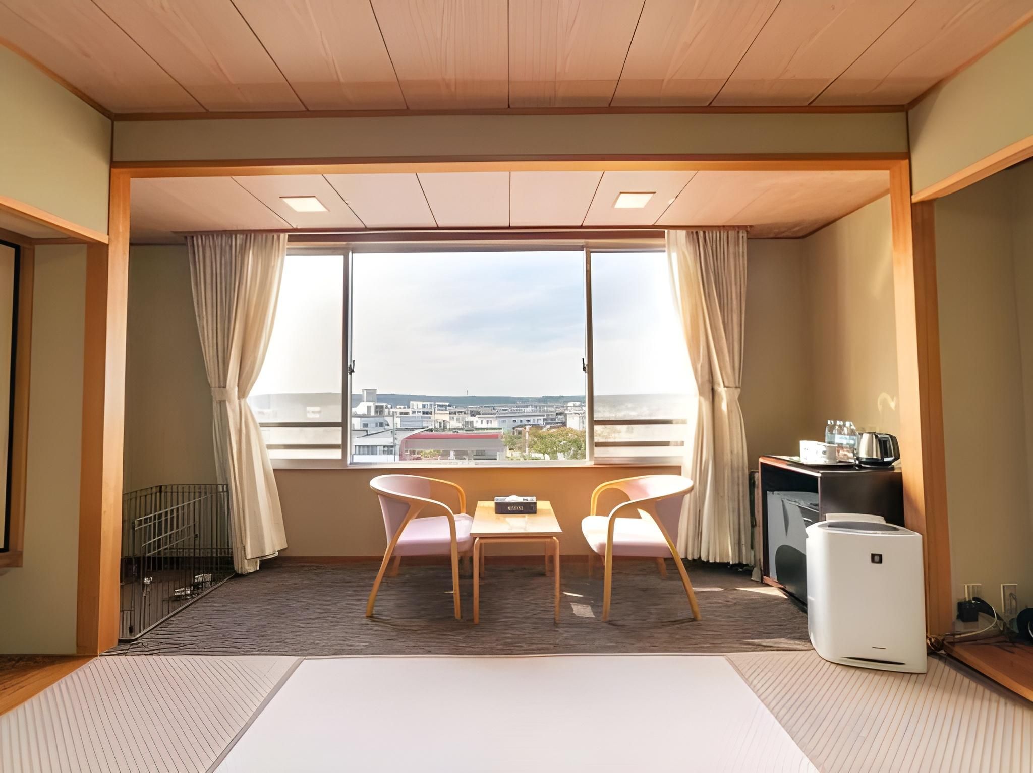 Japanese-style Room with Hiroen Space