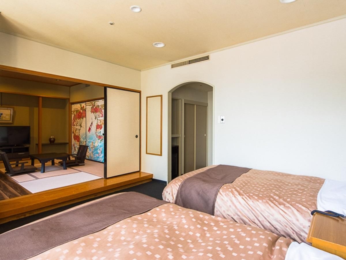 Japanese Western Style Junior Sweet Room with Open-Air Bath