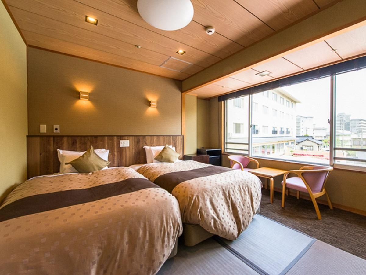 Japanese-Western Style Room with Open-Air Bath