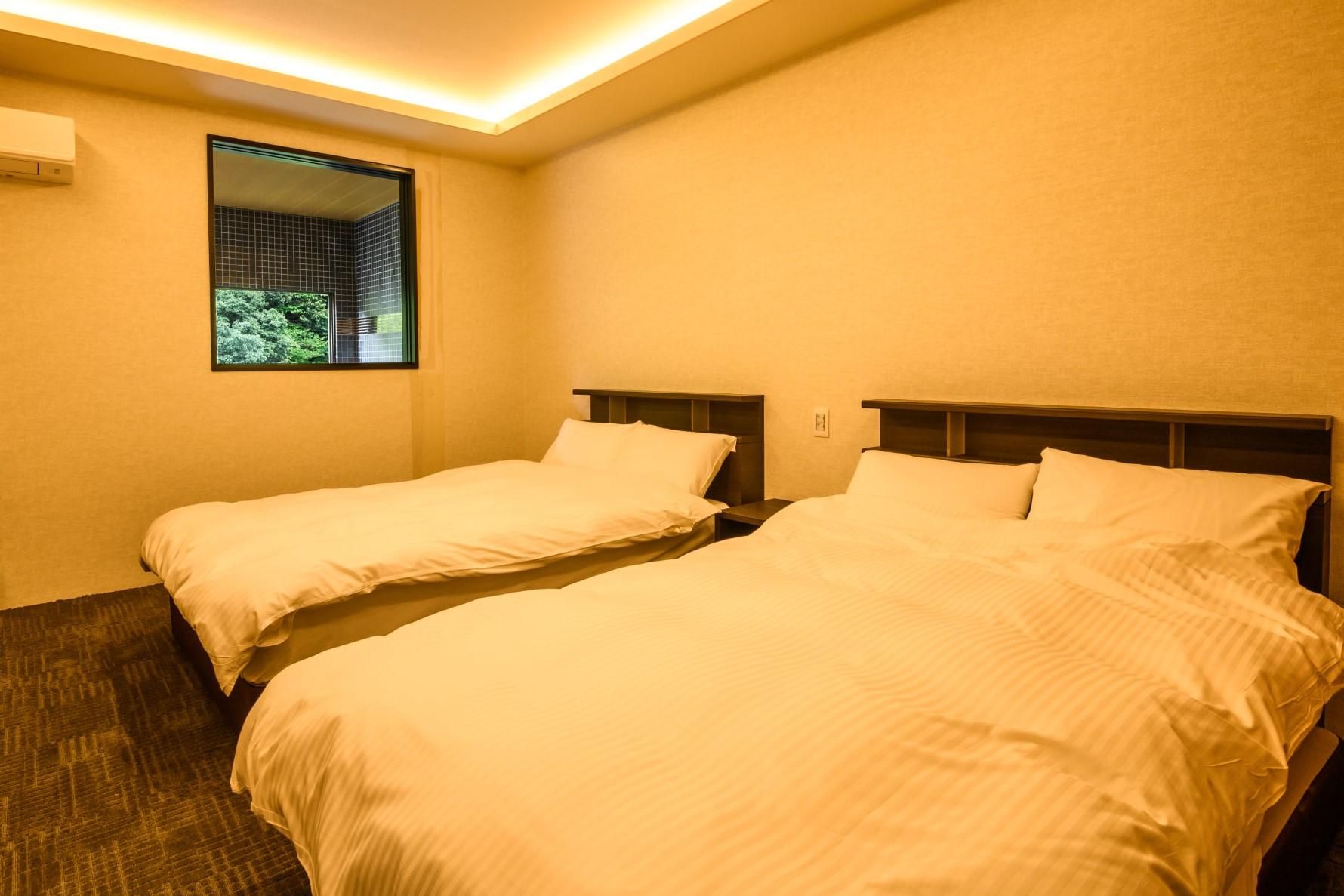 Japanese-Western Style Room with Open-Air Bath
