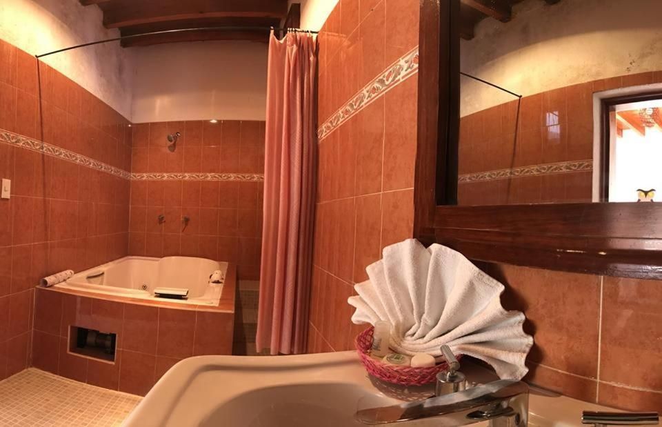 Queen Room with Spa Bath
