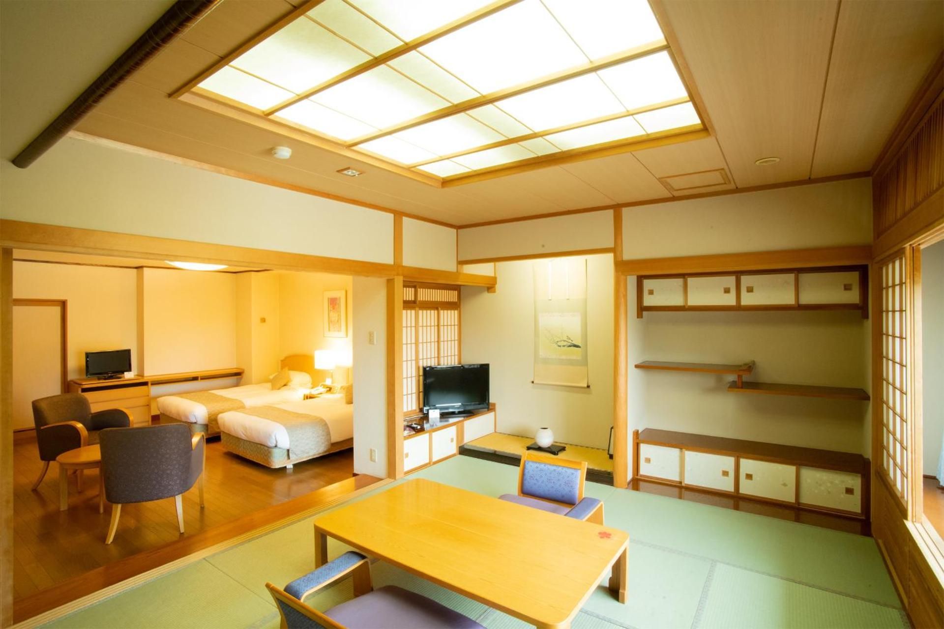 Junior Suite with Mountain View