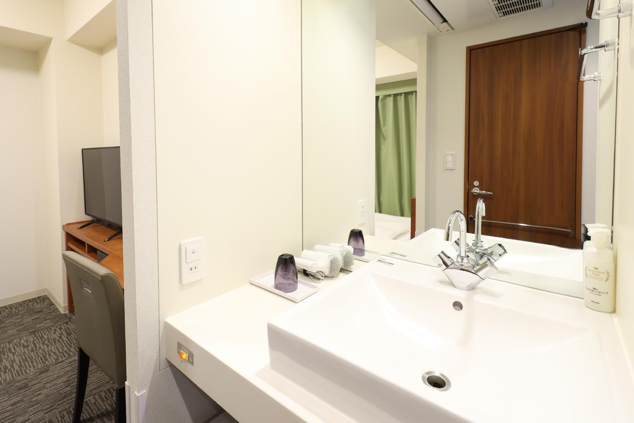 ECONOMY SINGLE (Without Shower booth) - Non Smoking