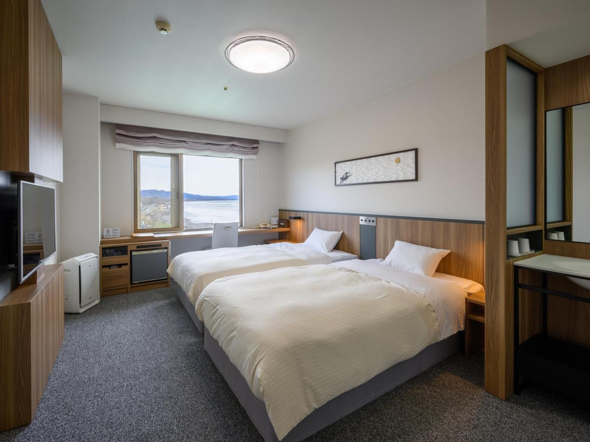 Economy Twin Room with Shower-Lakefront - Non-Smoking