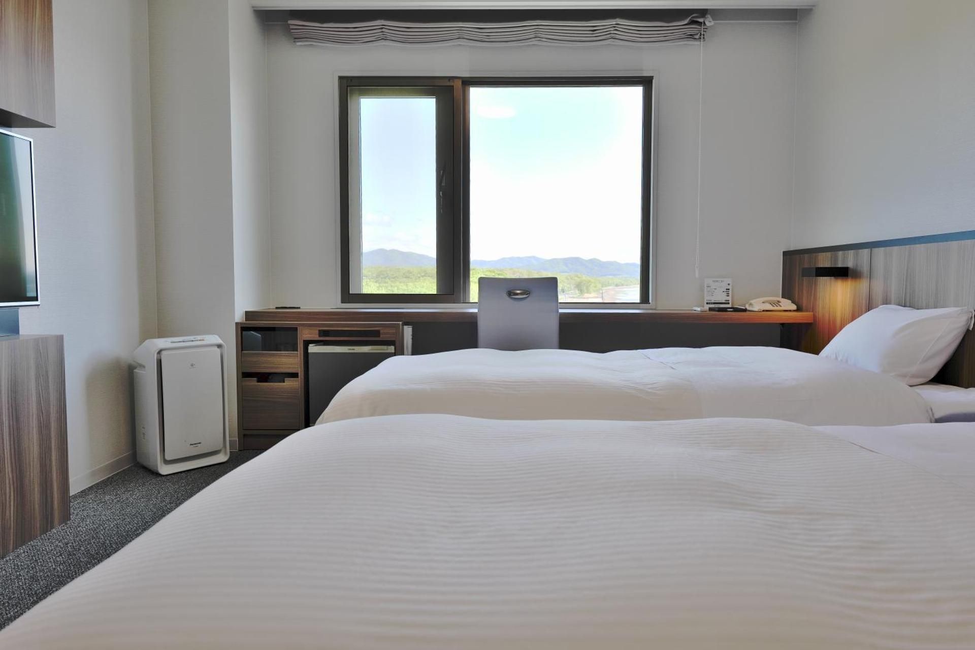Economy Twin Room with Shower-Lakefront - Non-Smoking