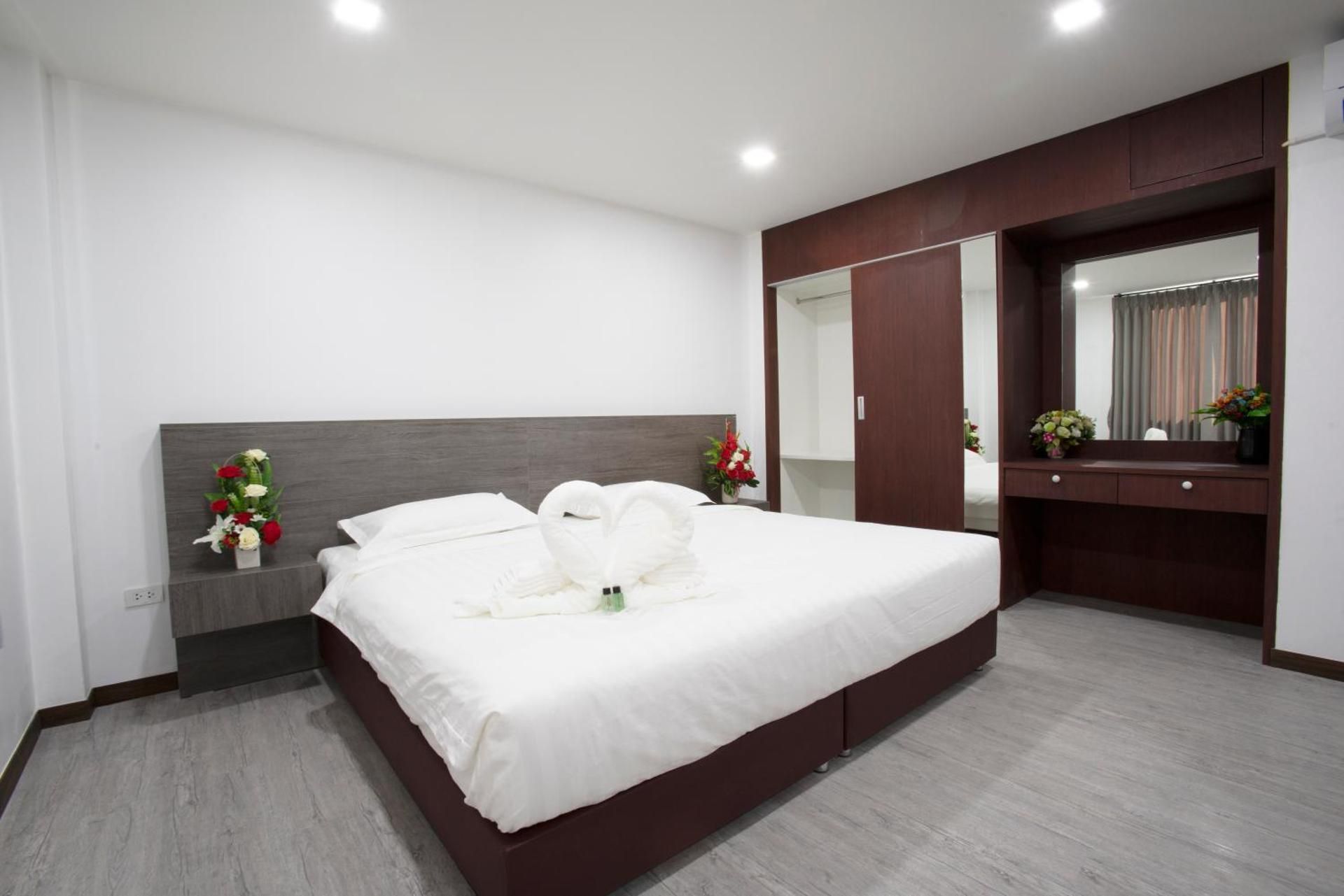 Standard Queen Room