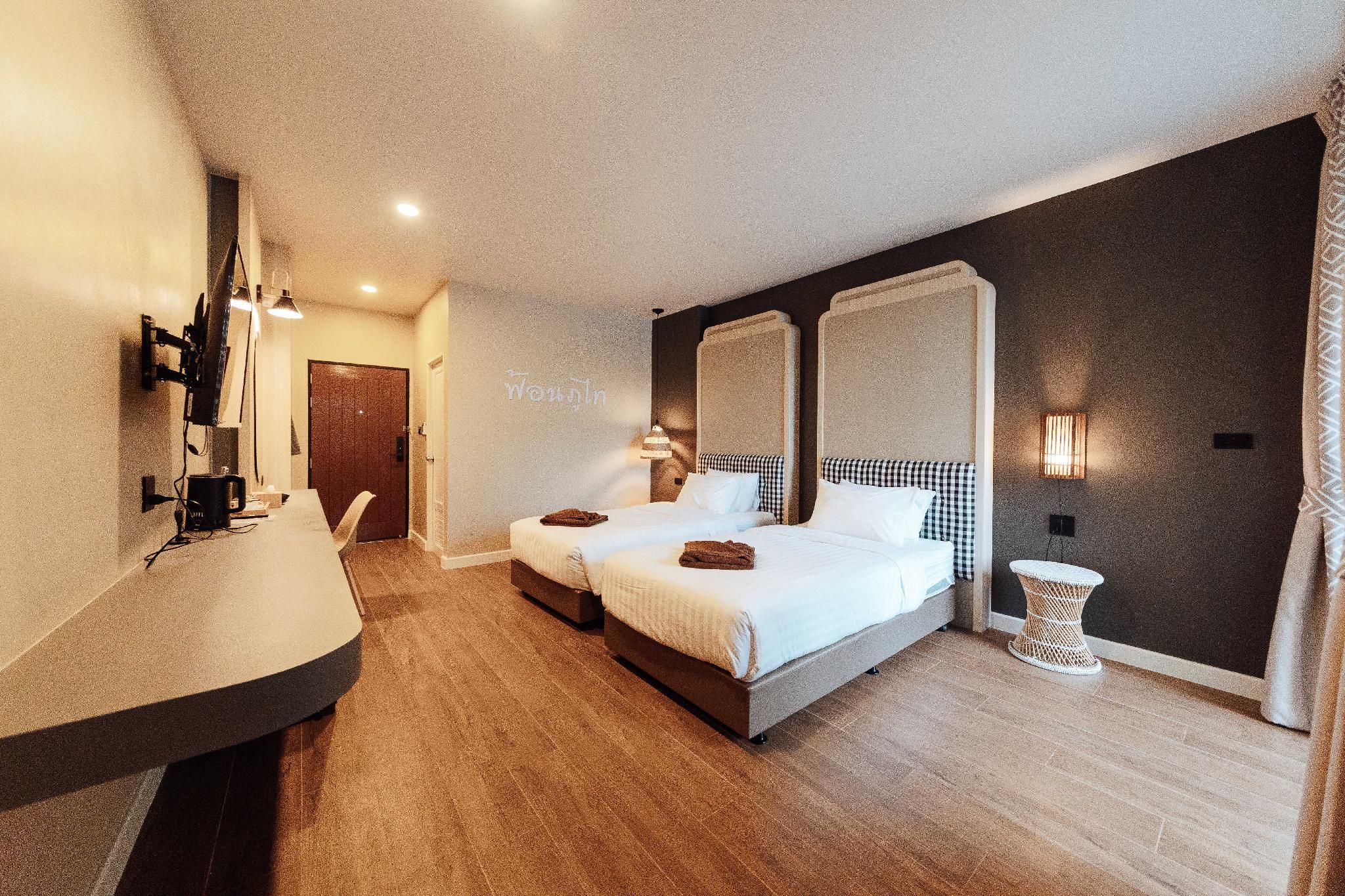 Superior Twin Room with Balcony