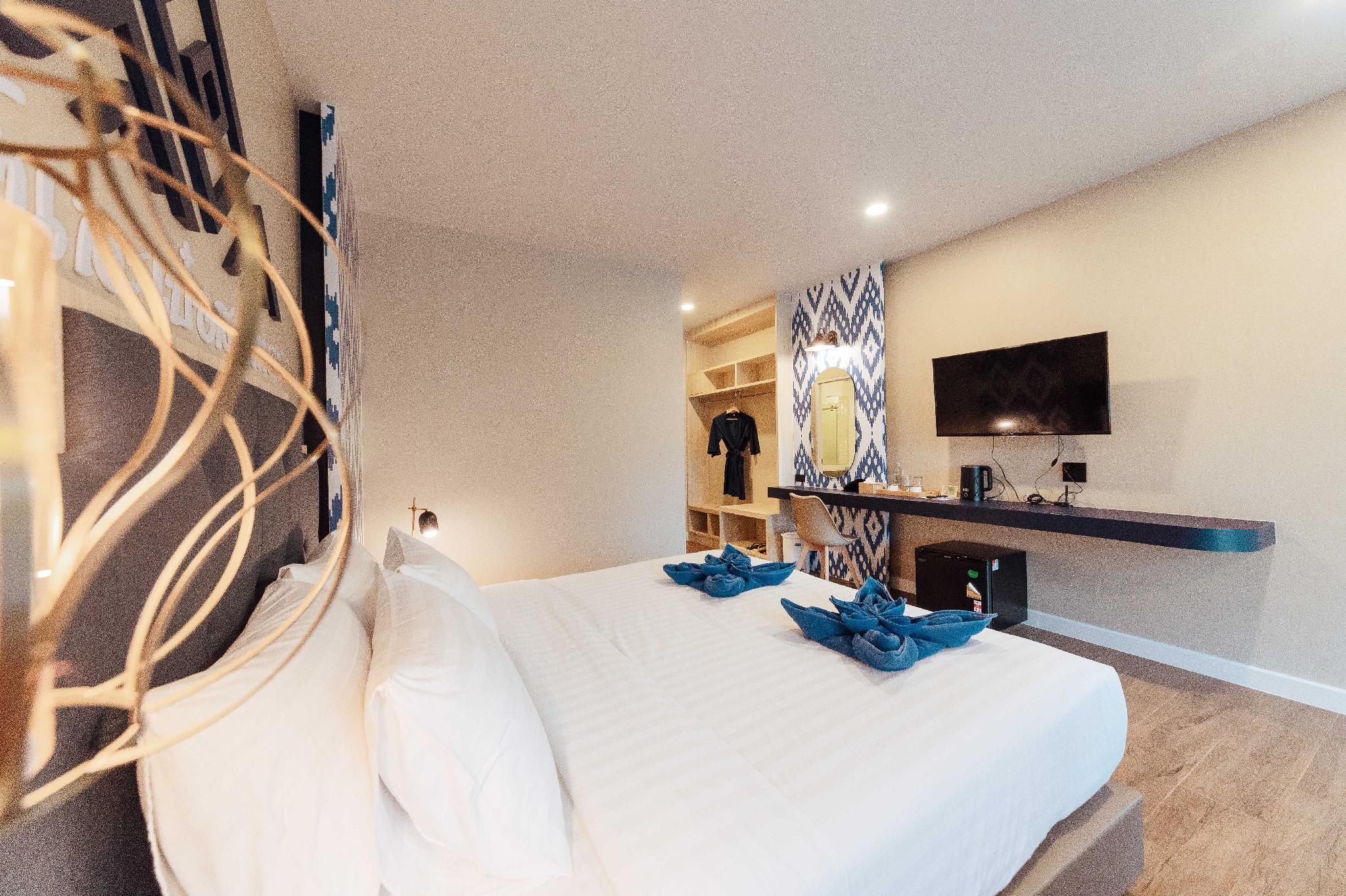Superior Double Room with Balcony