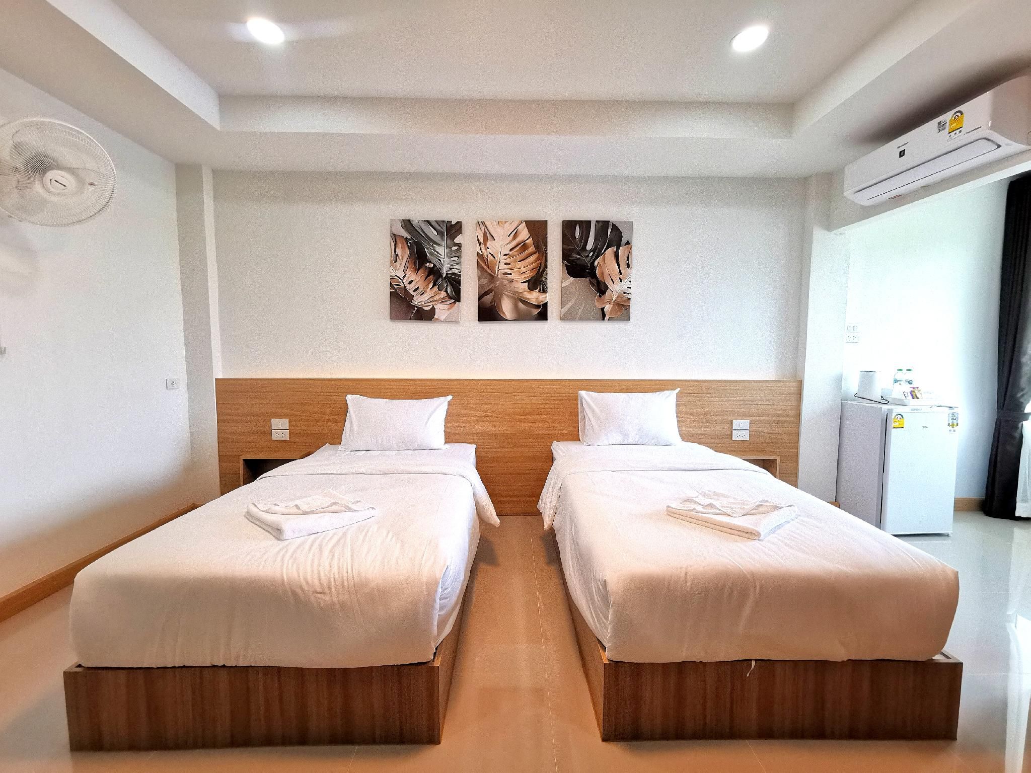 Twin Bed Room